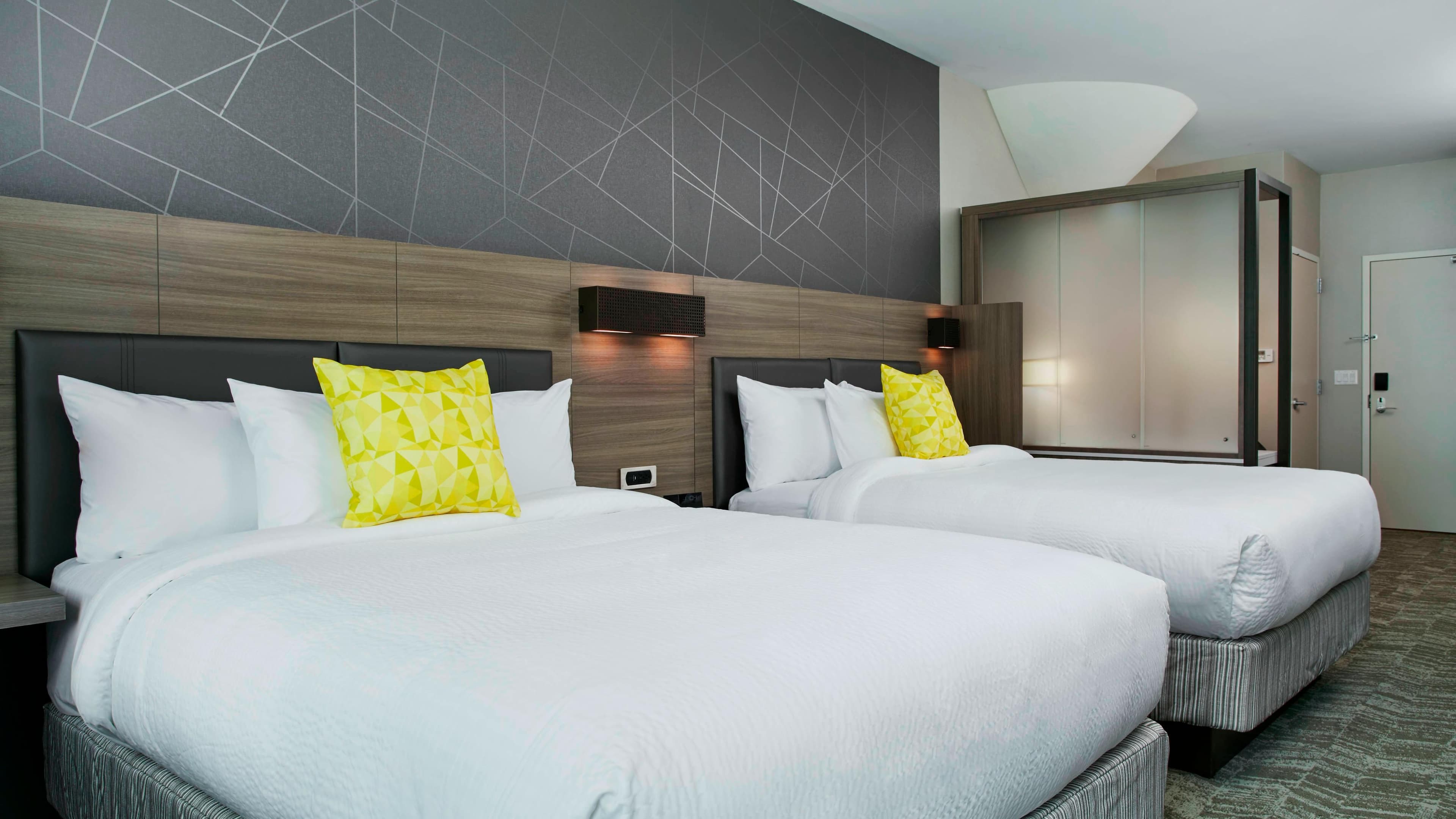 SpringHill Suites Milwaukee Downtown — 8