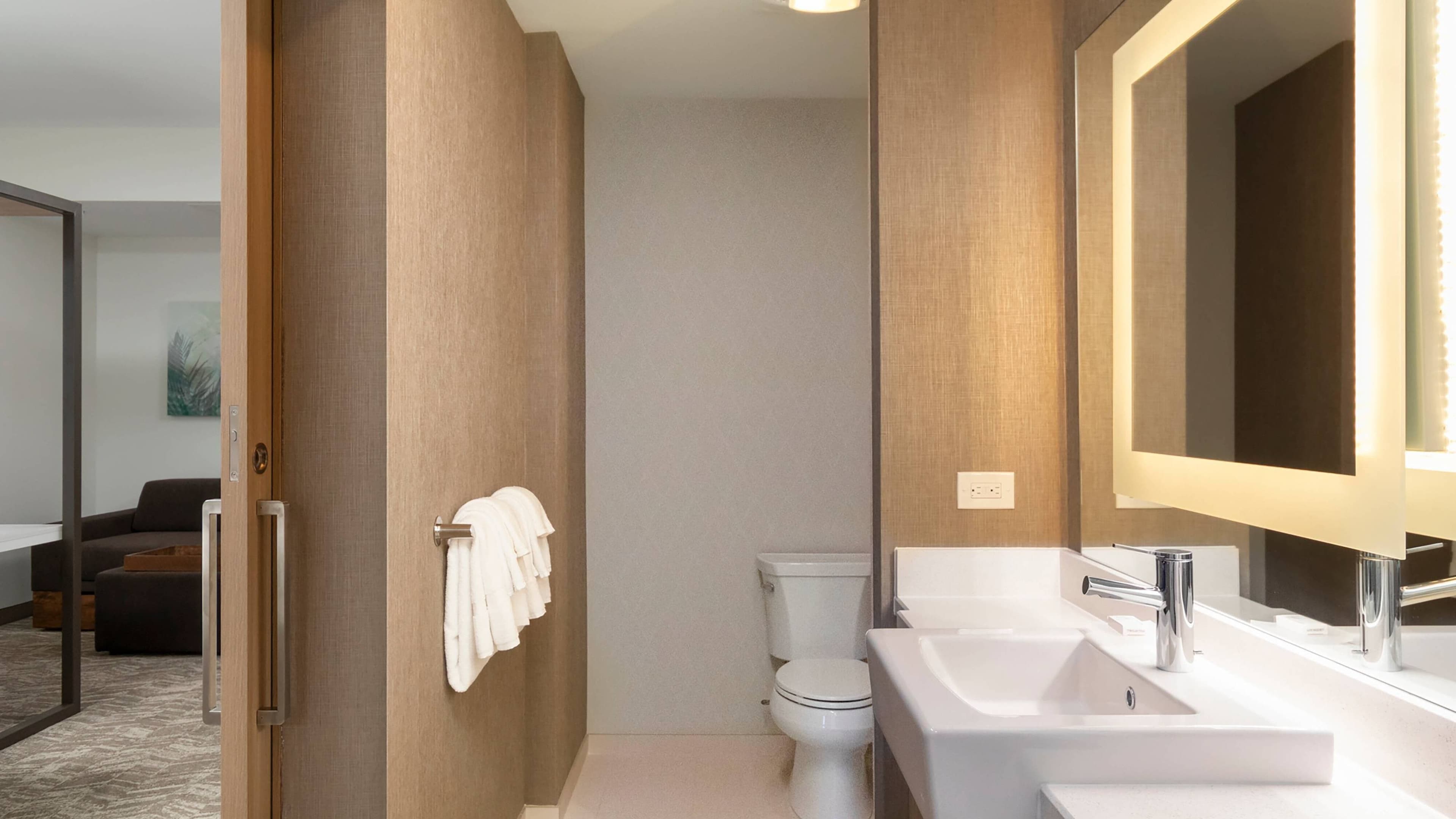 Suite - Image 9