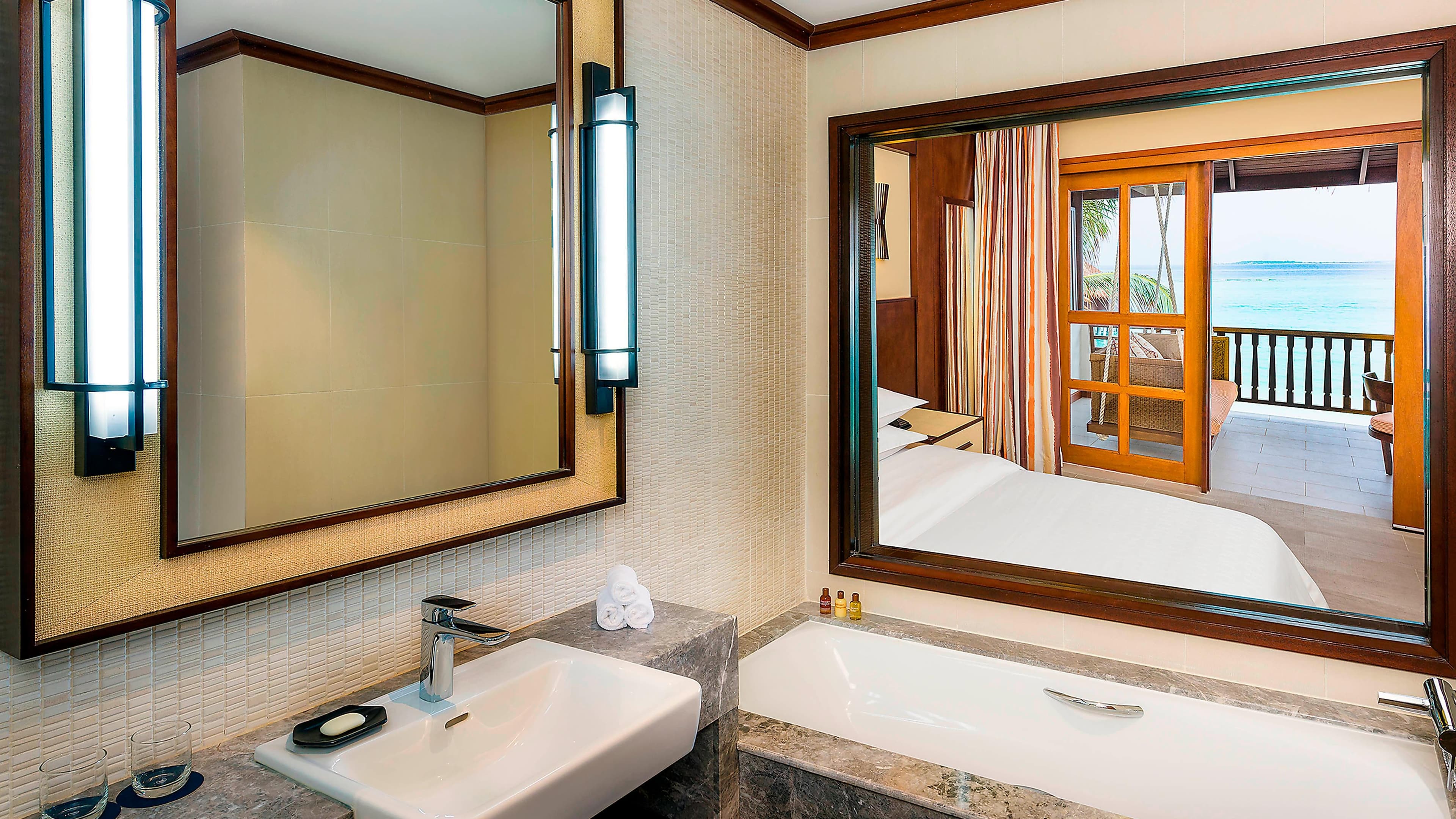 Sheraton Maldives Full Moon Resort & Spa — 28