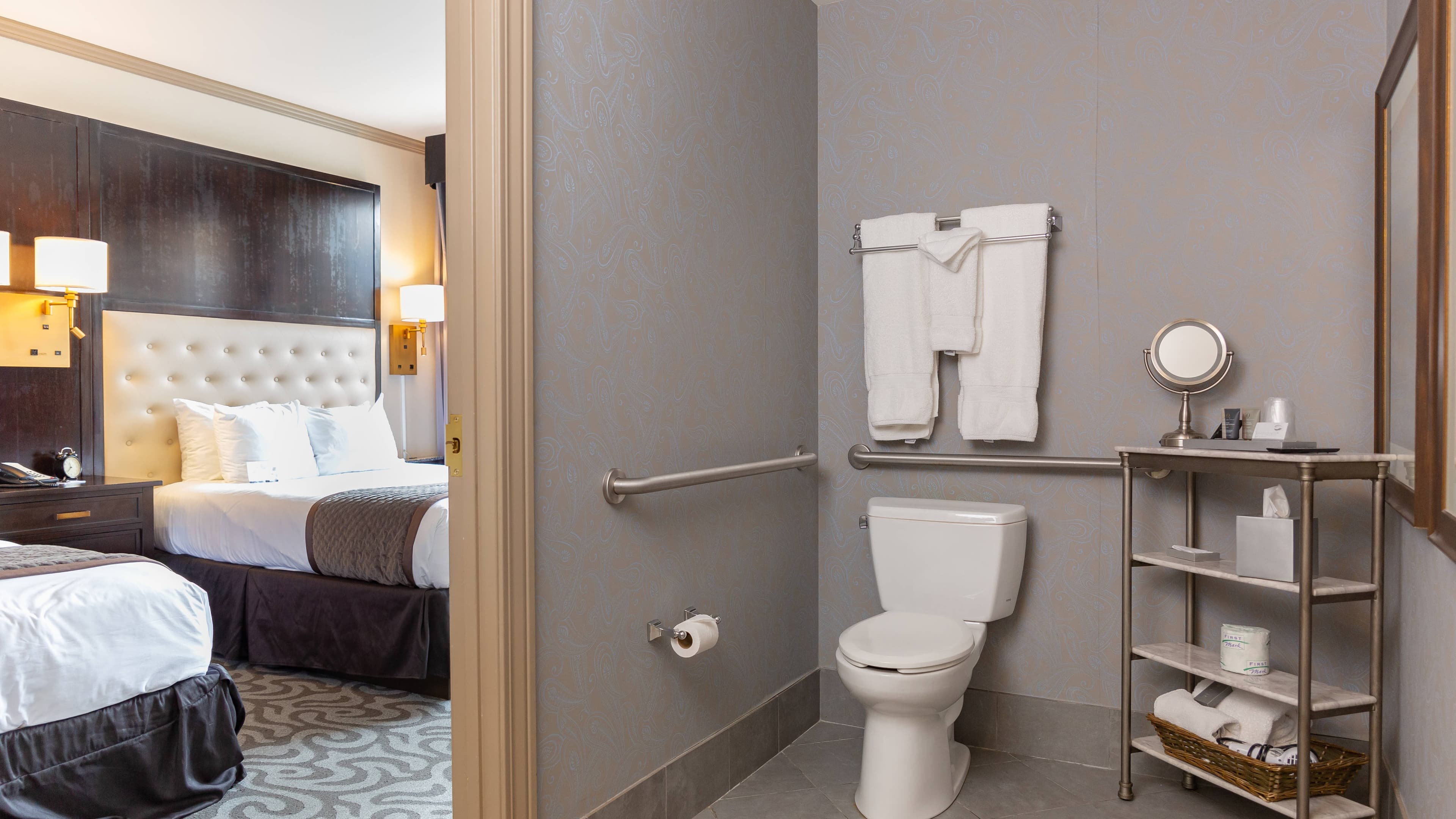 Guest Room - Image 2