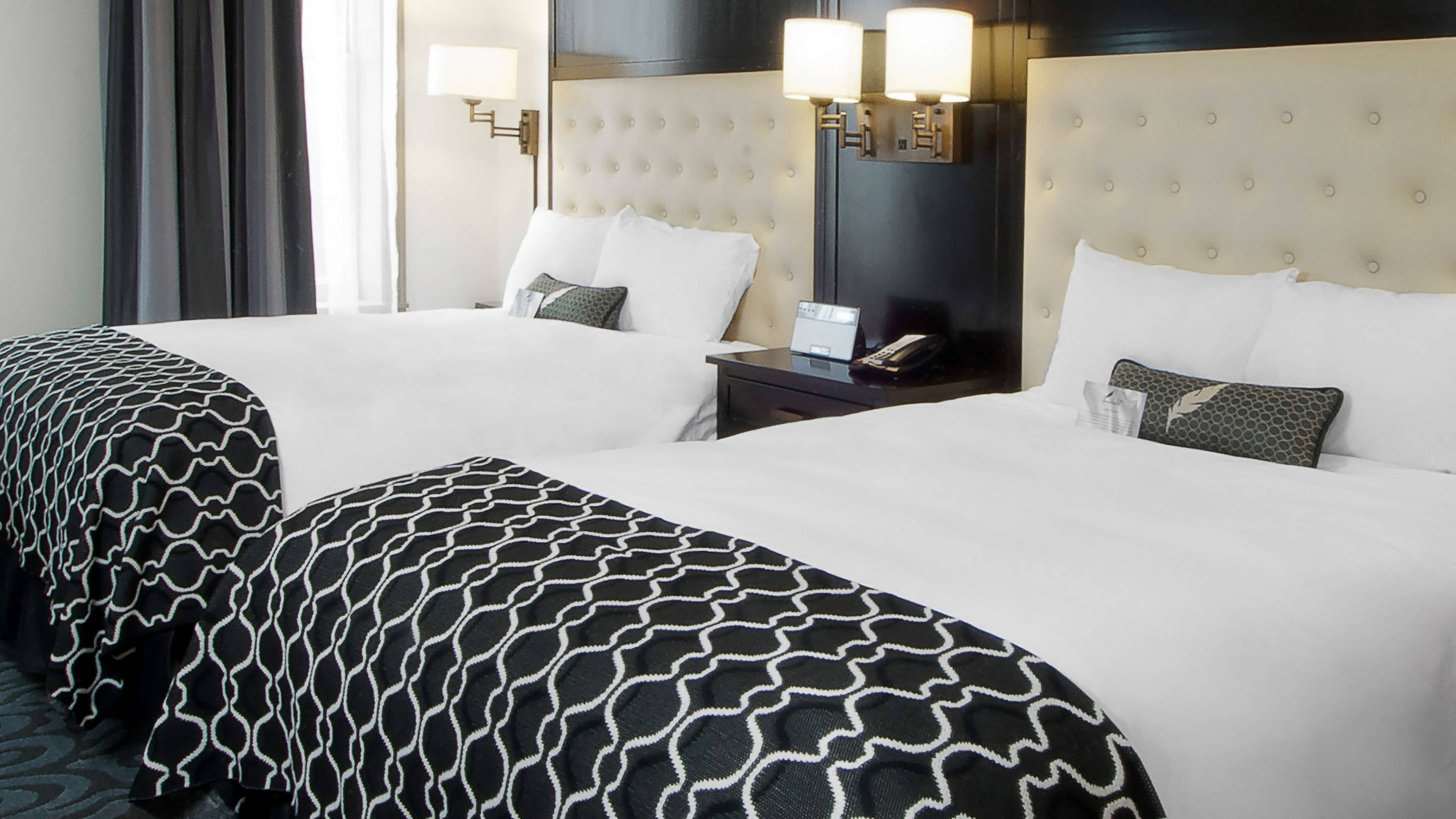 Hotel Blackhawk, Autograph Collection - Image 4