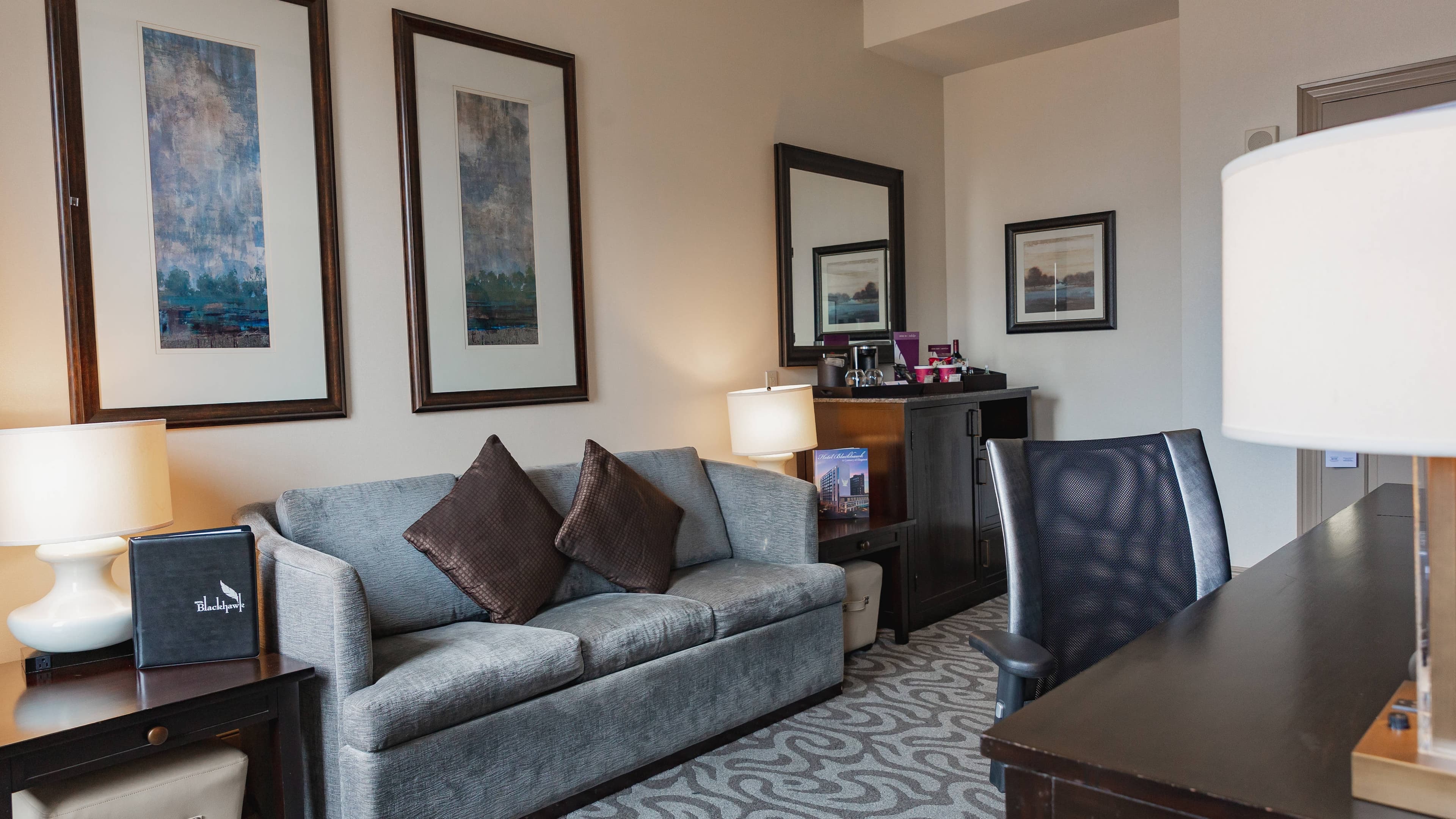 Hotel Blackhawk, Autograph Collection - Image 3