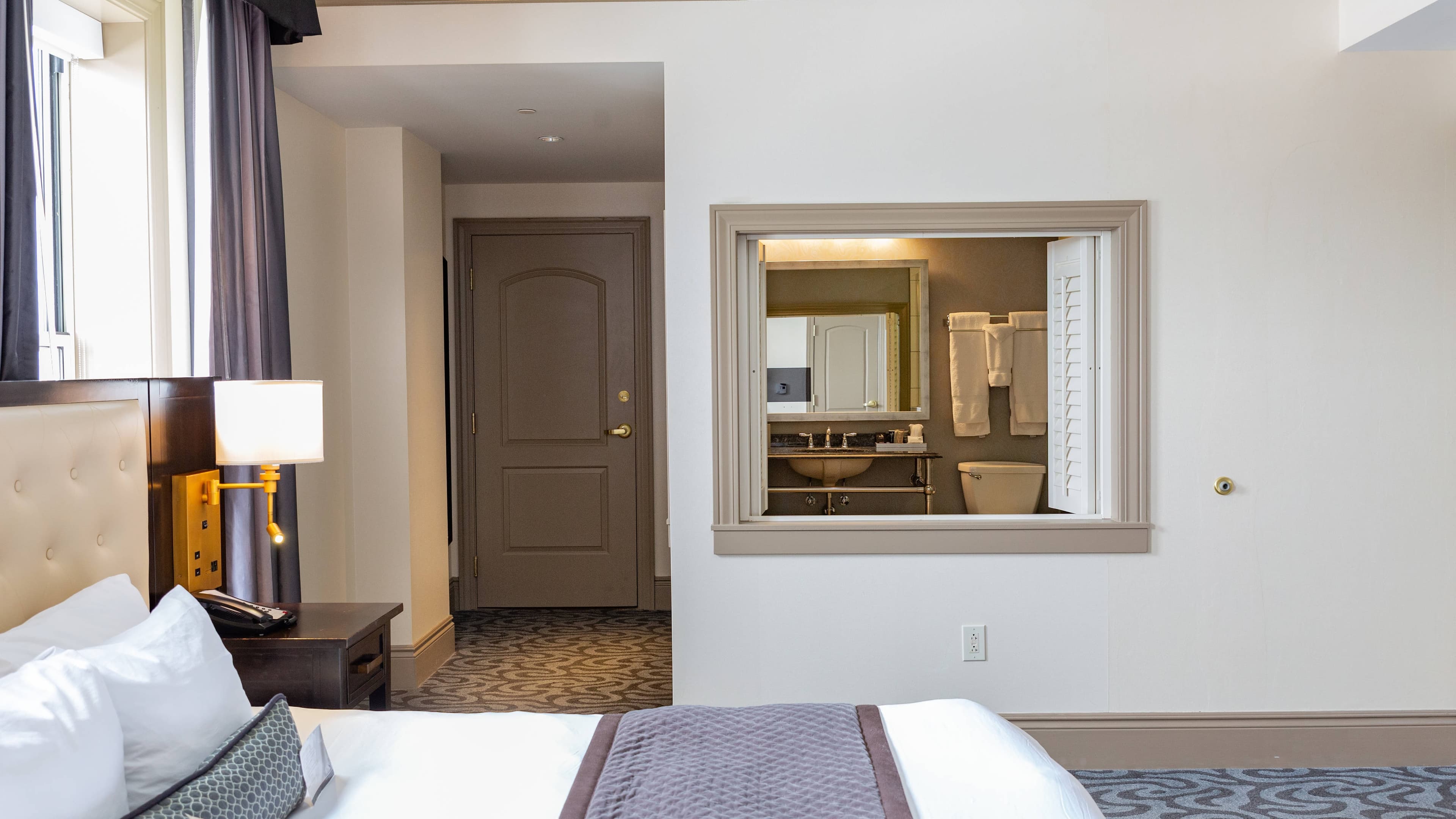 Hotel Blackhawk, Autograph Collection — 14