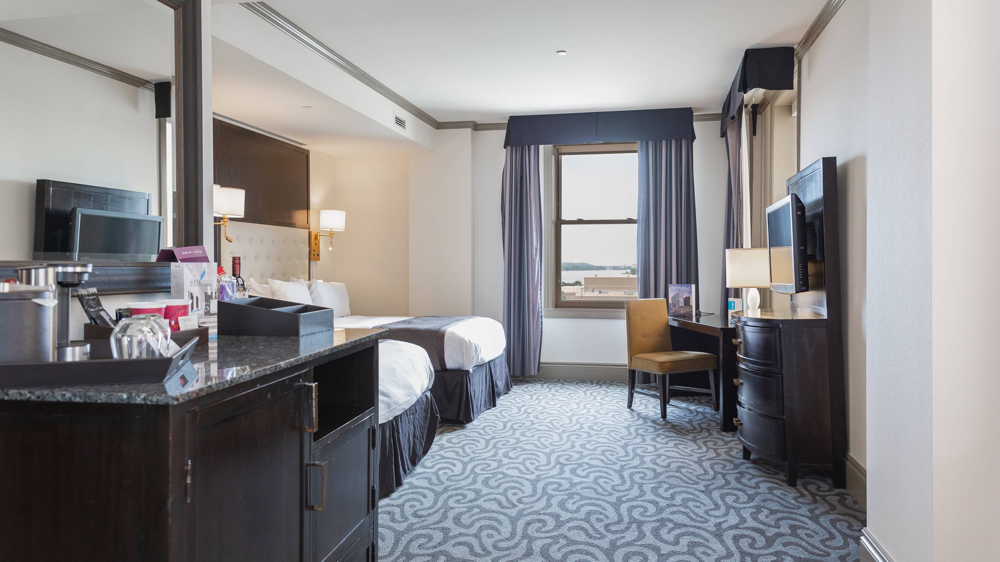 Guest Room - Image 1