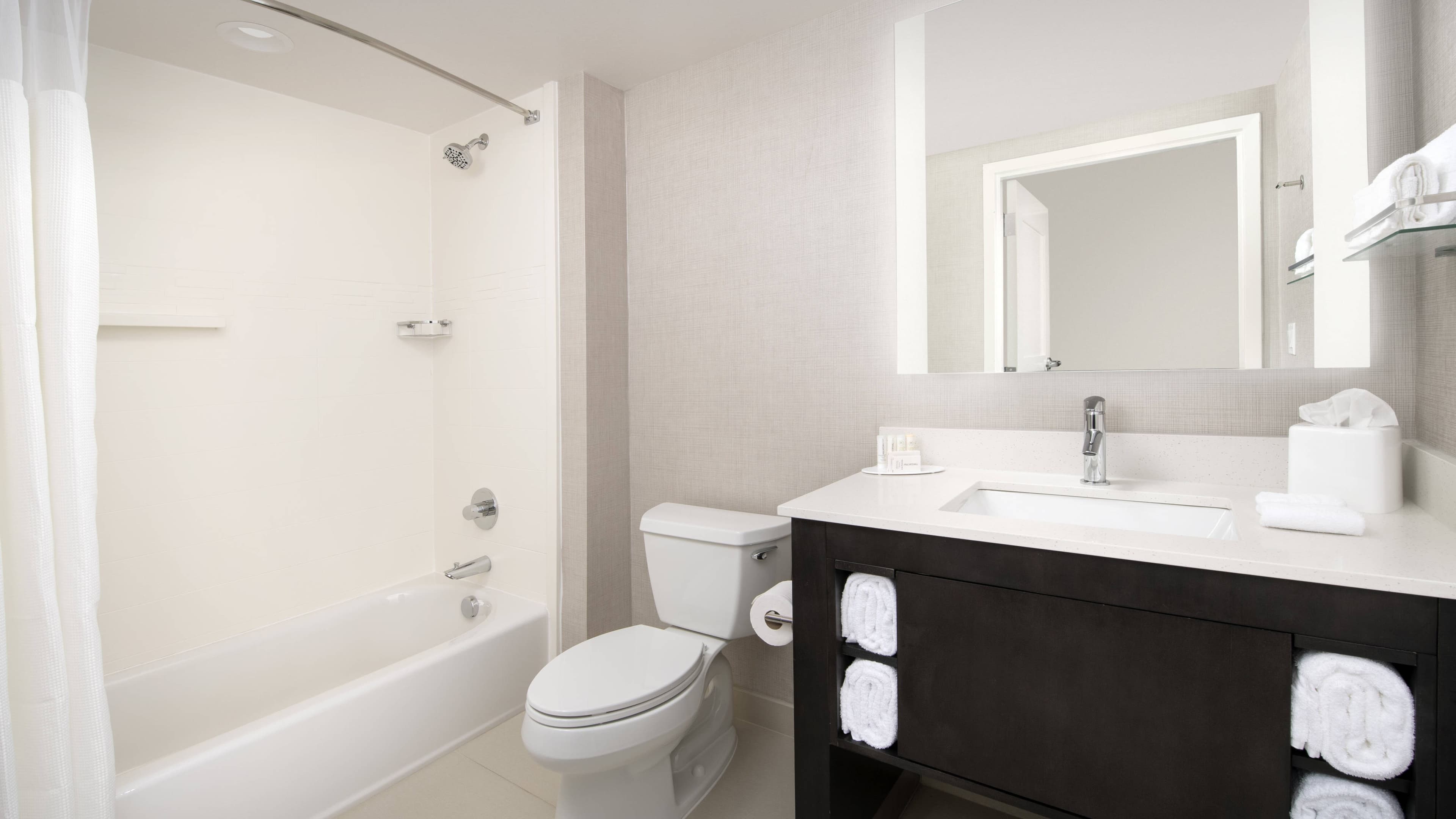 1 Bedroom Suite - Image 5
