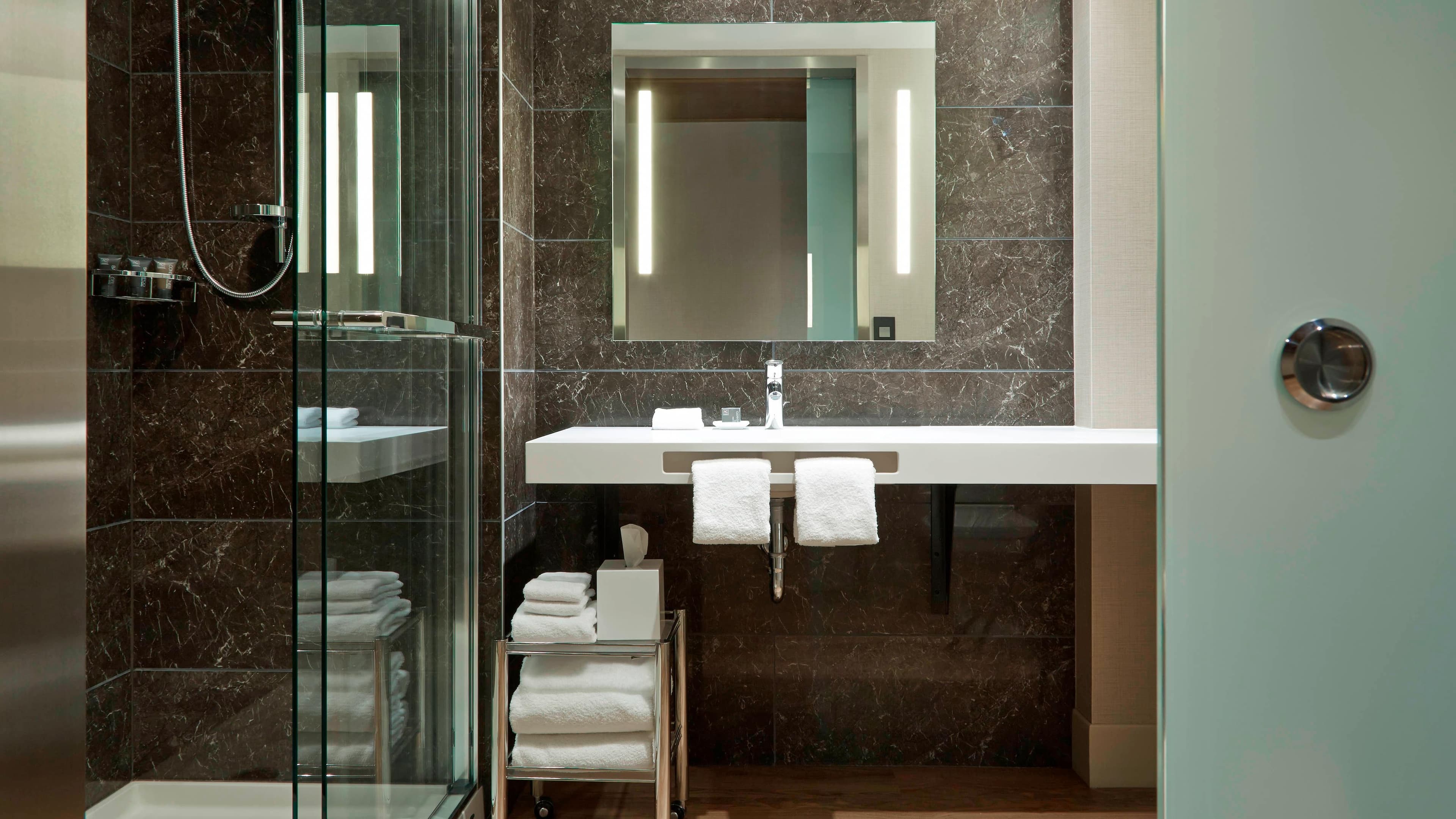 AC Hotel Minneapolis Downtown - Image 4