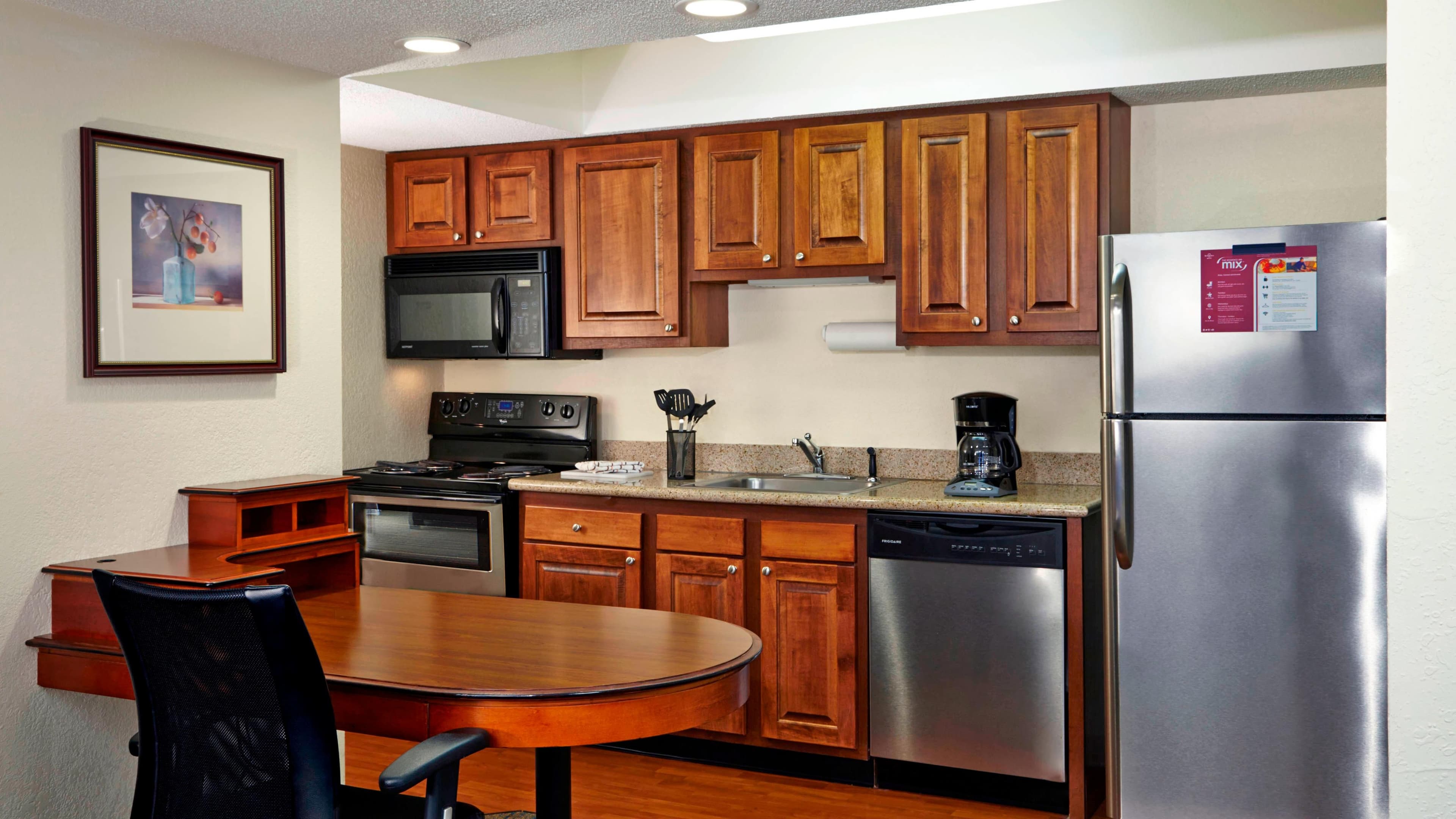 Holiday Inn Express & Suites Eden Prairie - Minneapolis — 13