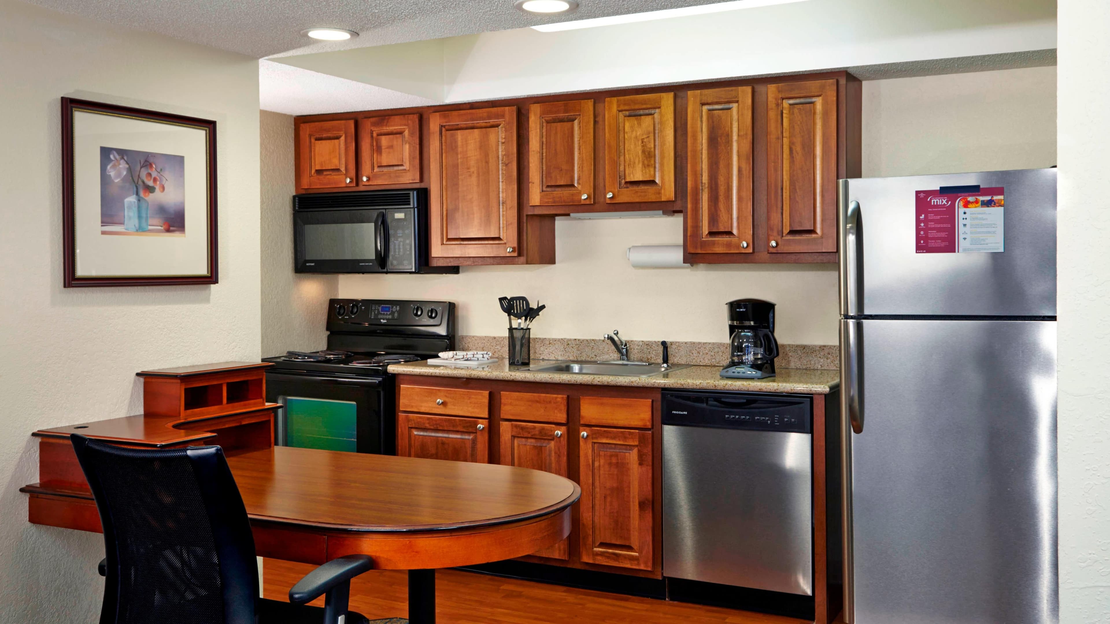 Holiday Inn Express & Suites Eden Prairie - Minneapolis — 17