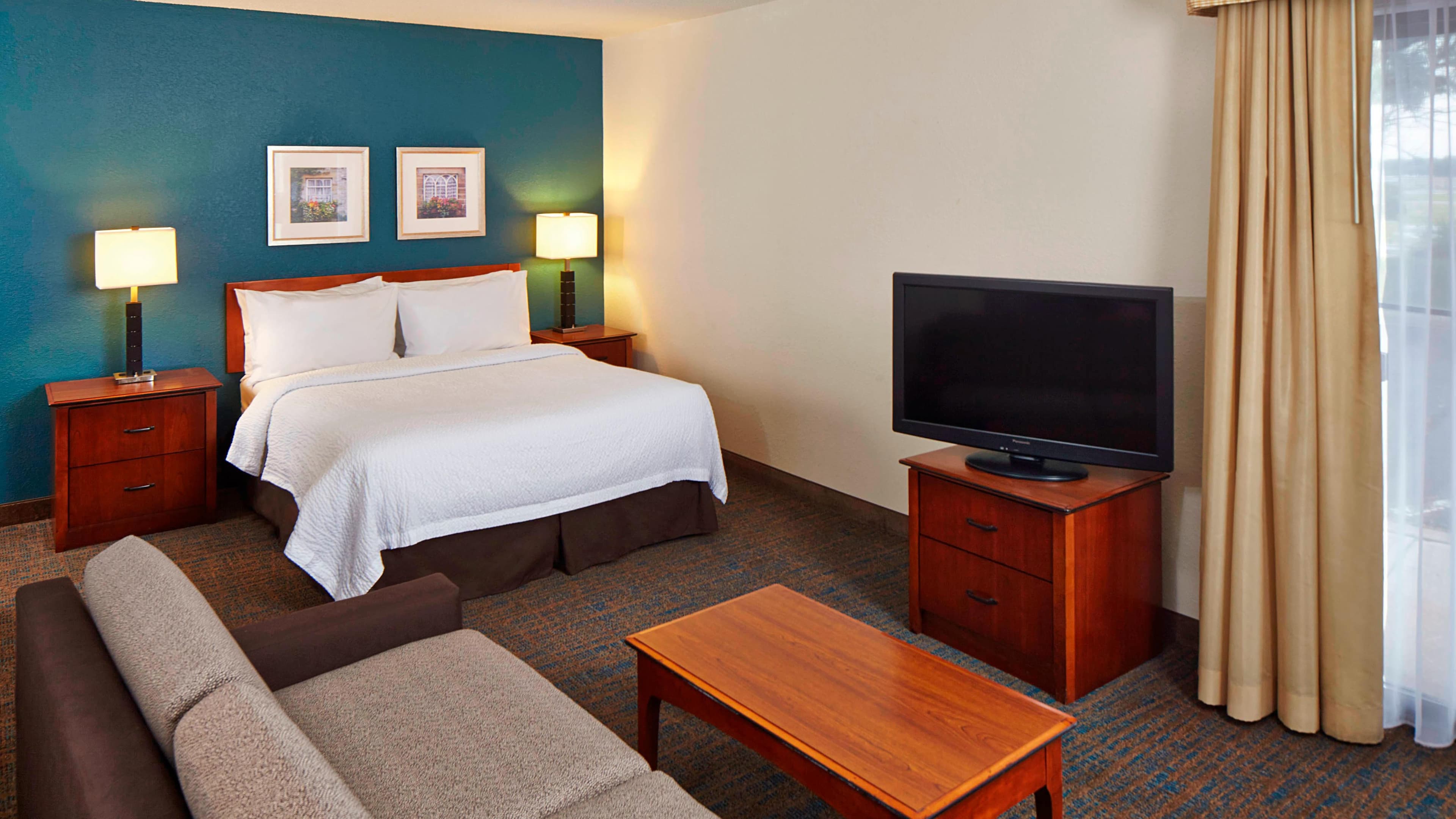 Holiday Inn Express & Suites Eden Prairie - Minneapolis — 12