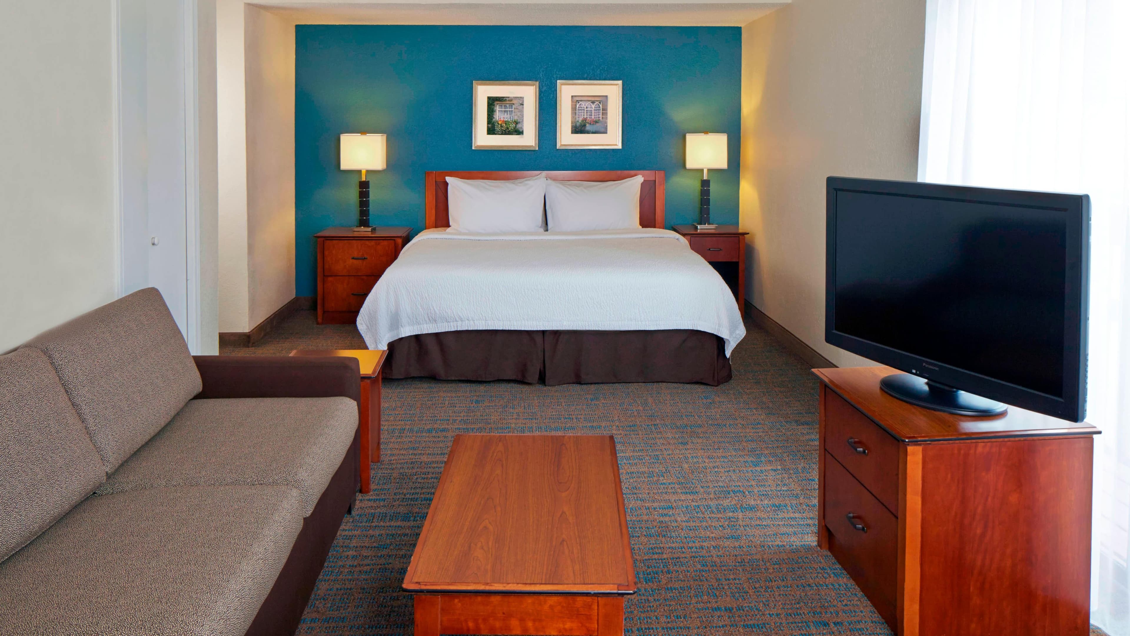 Holiday Inn Express & Suites Eden Prairie - Minneapolis — 16