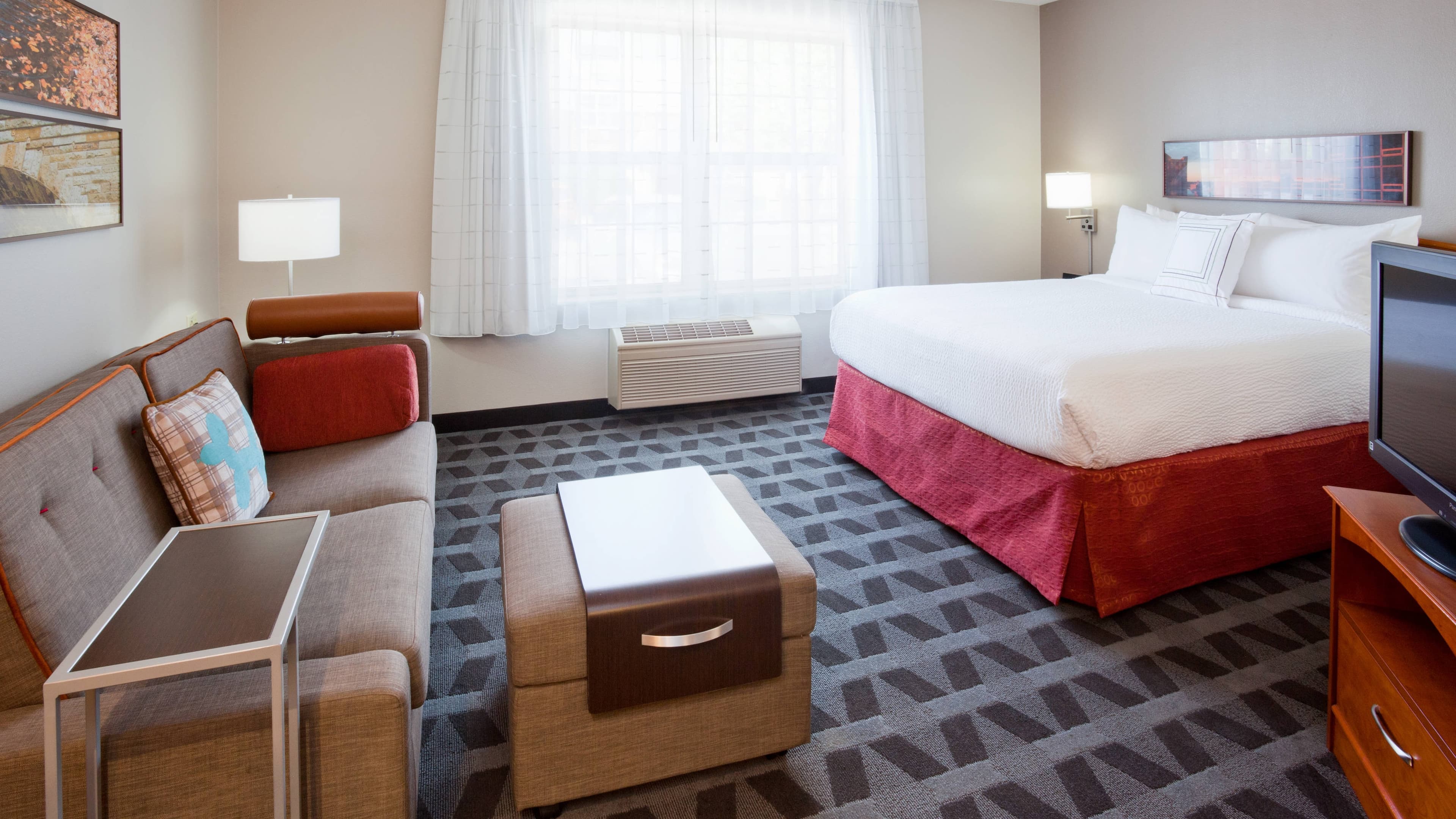 TownePlace Suites Minneapolis West/St. Louis Park - Image 3