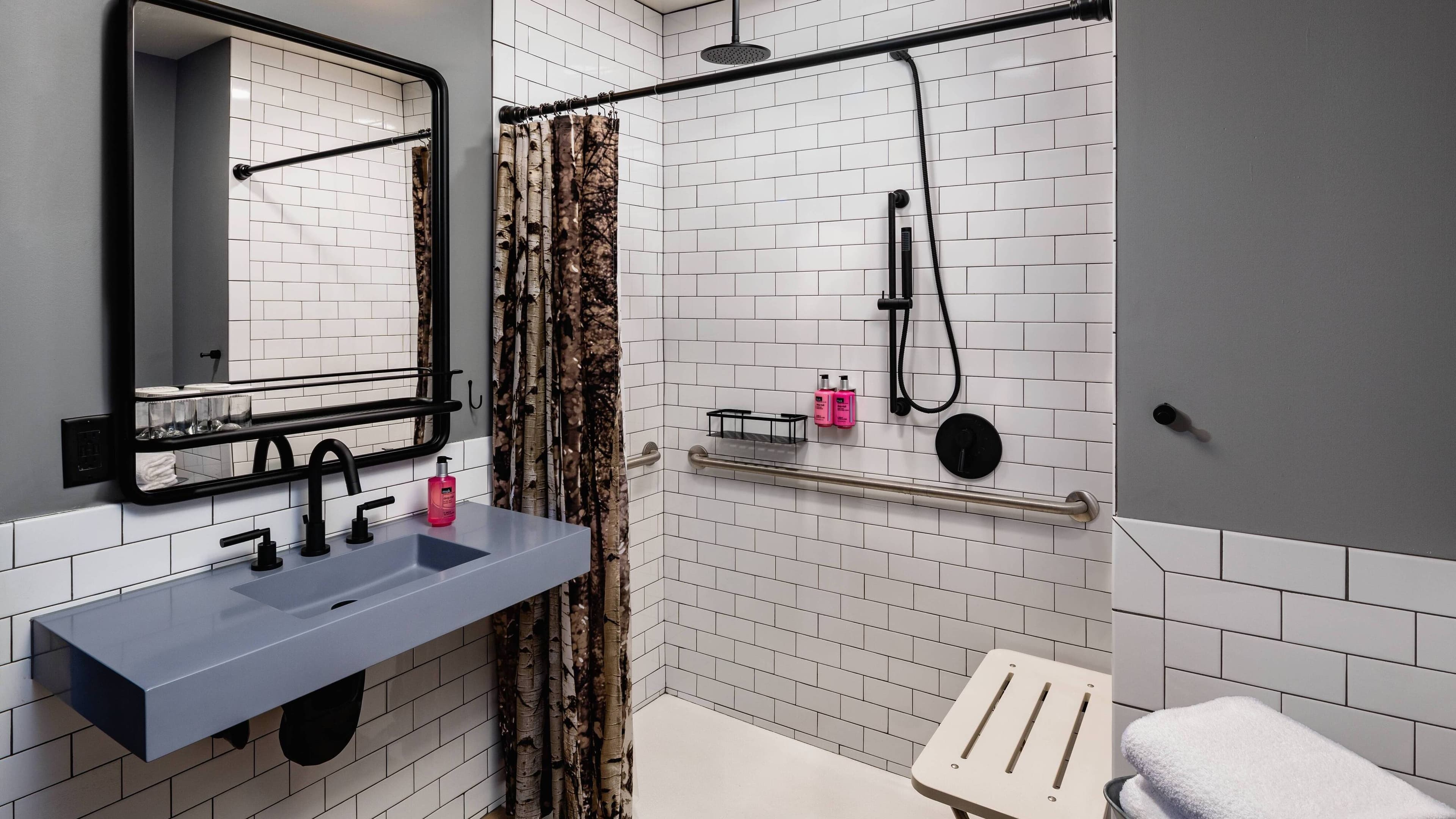 Moxy Minneapolis Downtown - Image 4