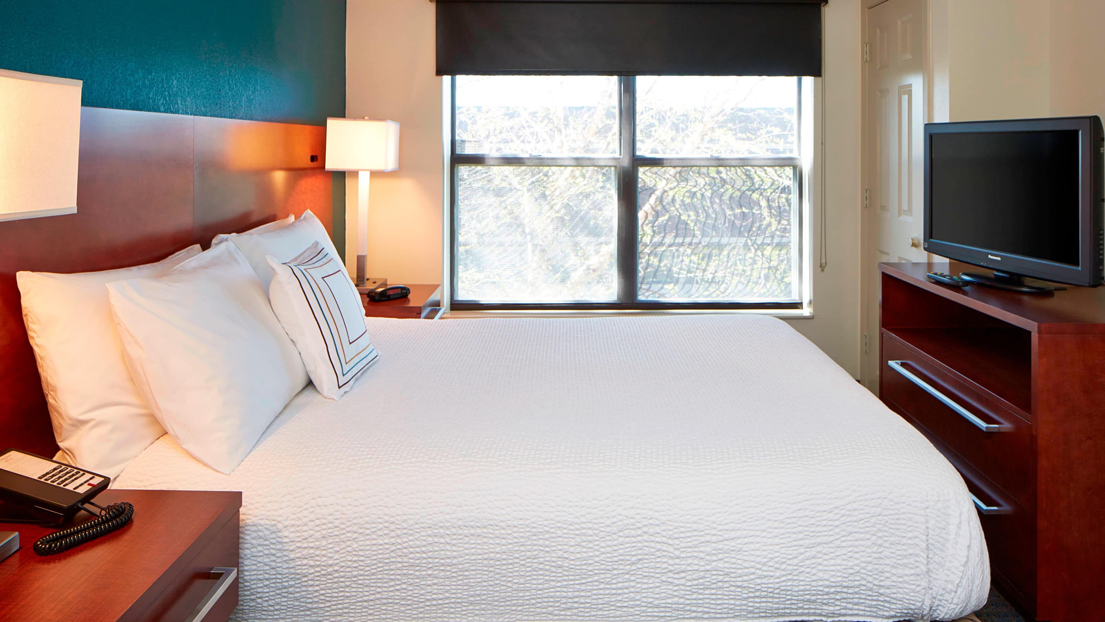 Holiday Inn Express Roseville-St. Paul — 17