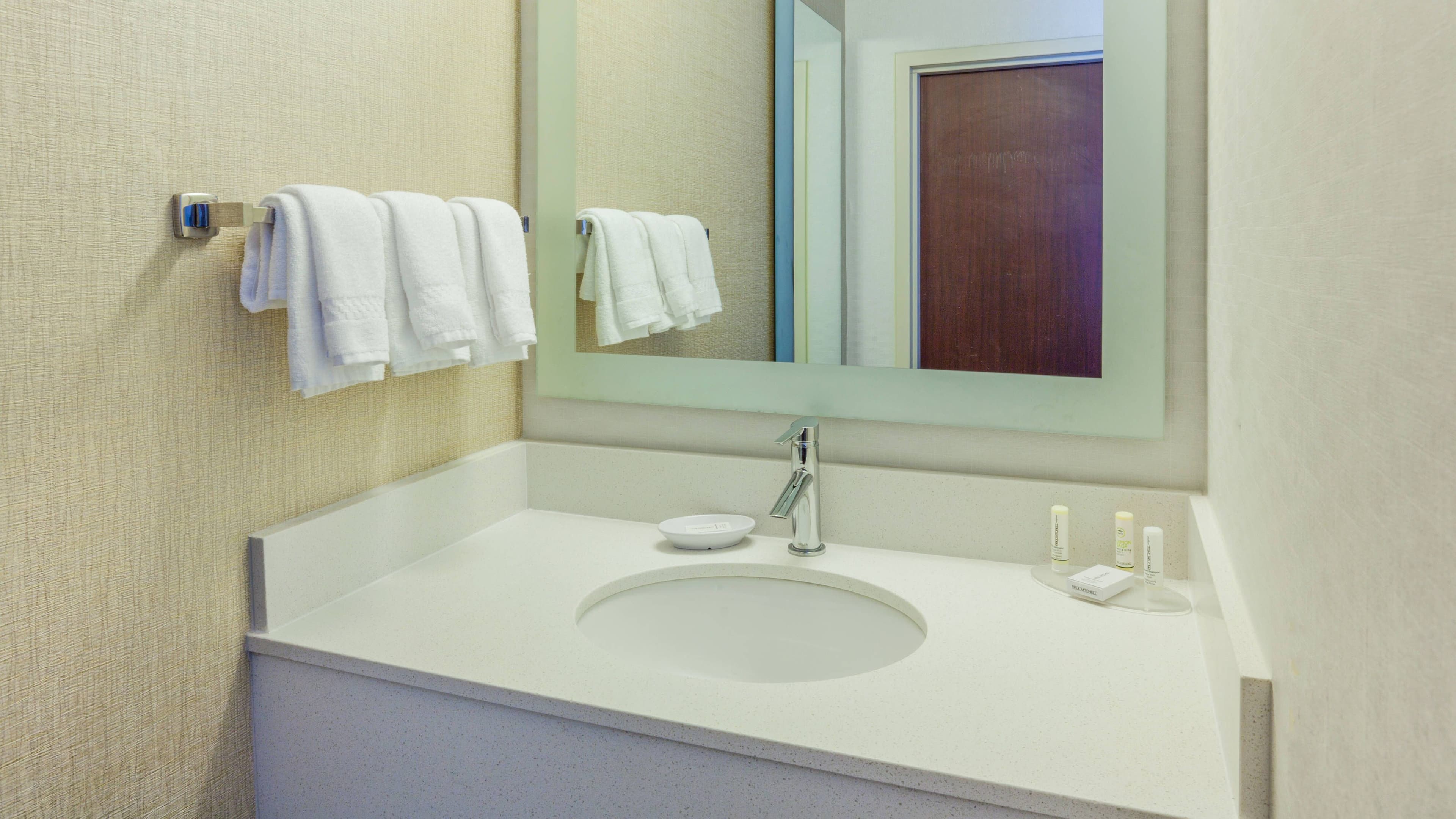 Holiday Inn Express & Suites Minneapolis SW - Shakopee — 12