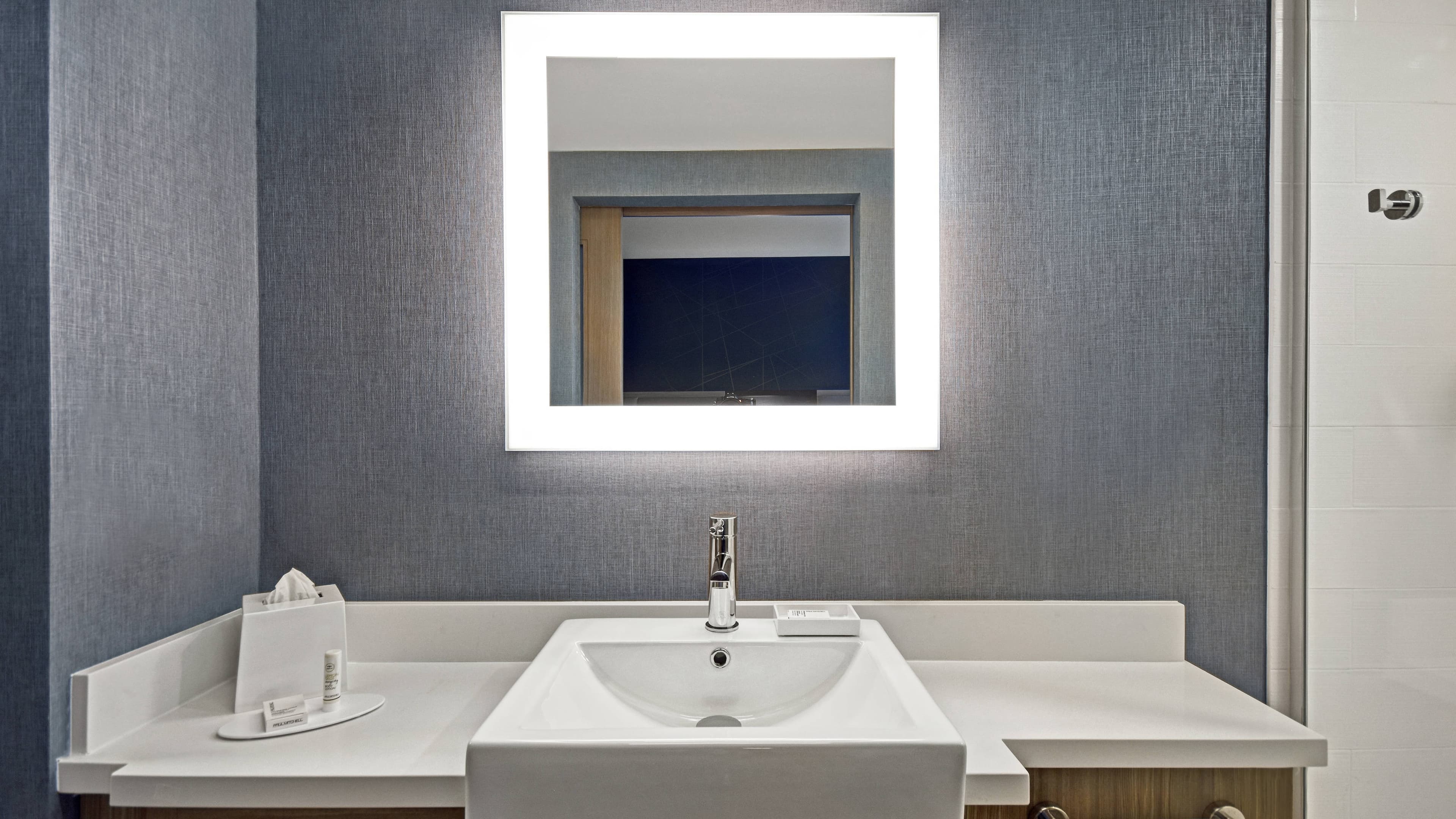 SpringHill Suites St. Paul Arden Hills — 9