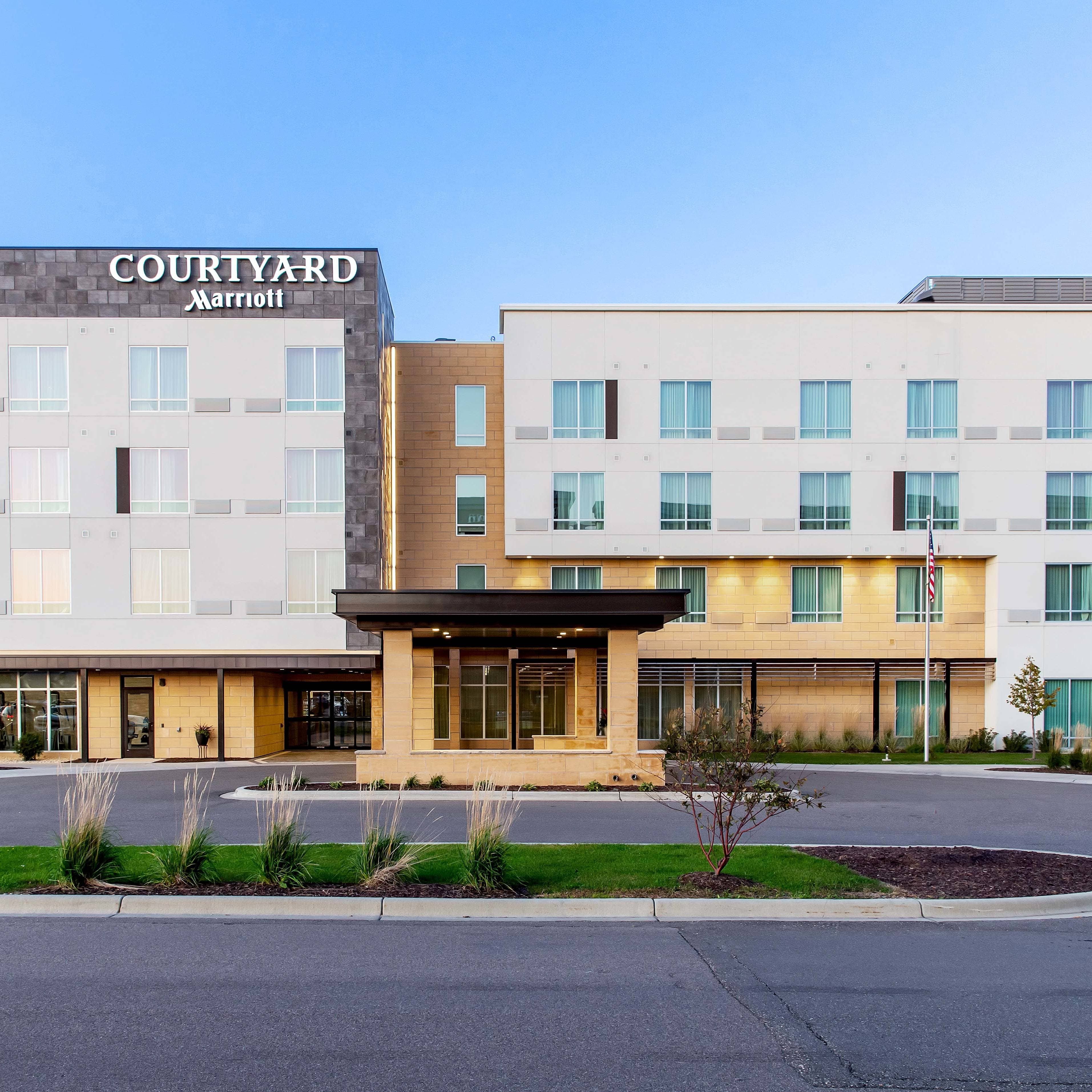 Courtyard St Paul Woodbury