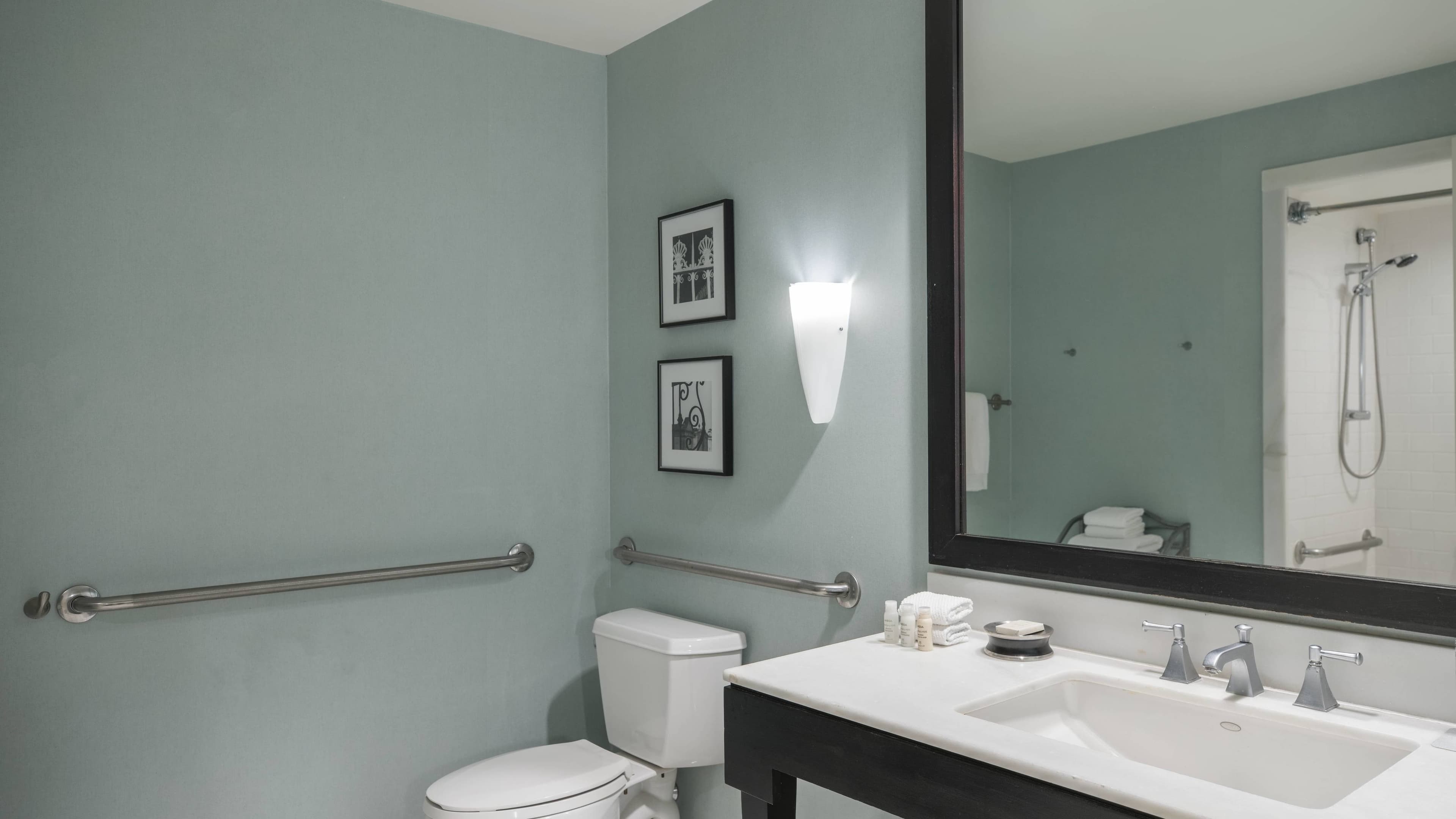 Renaissance New Orleans Pere Marquette French Quarter Area Hotel — 12