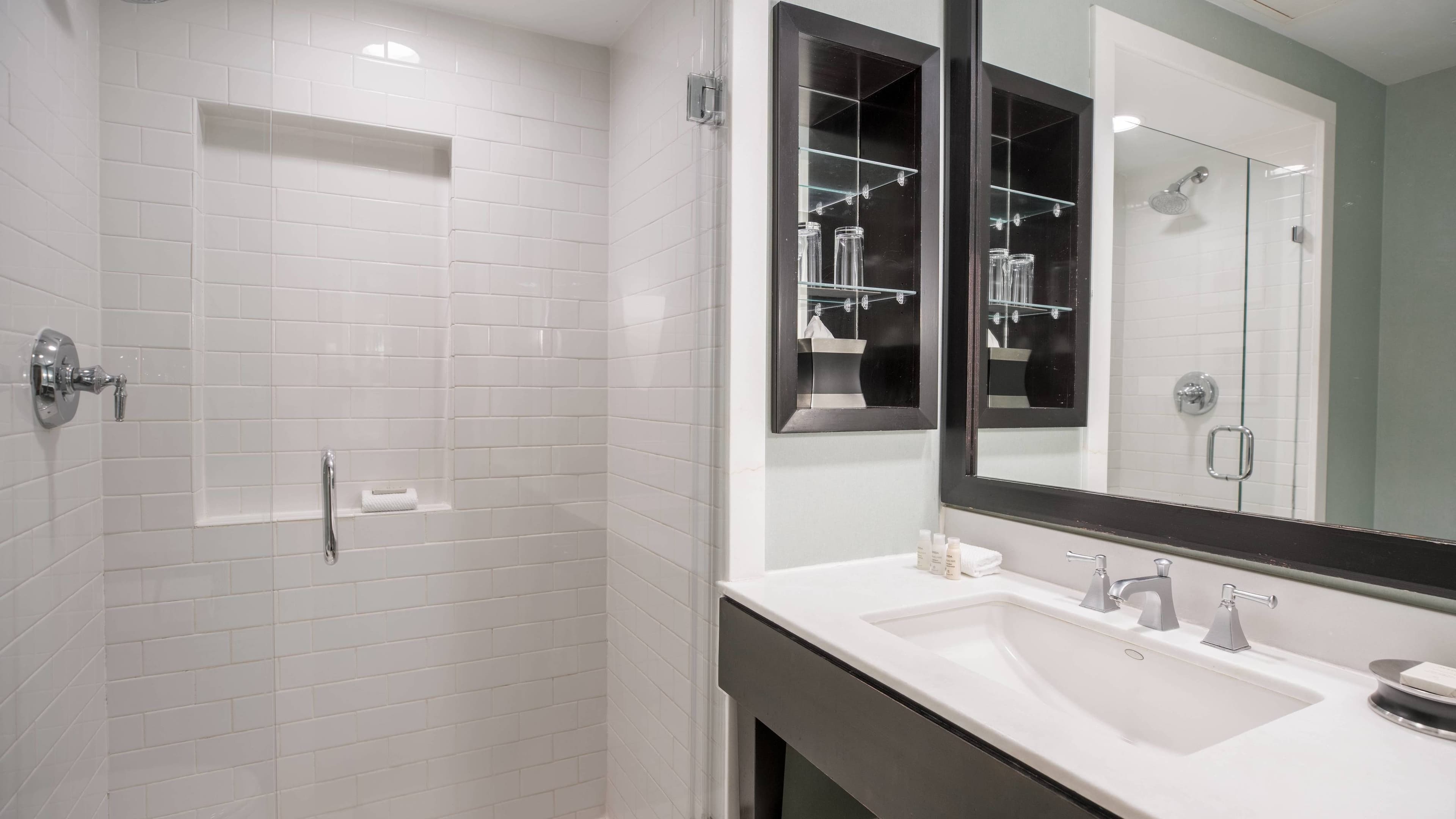Renaissance New Orleans Pere Marquette French Quarter Area Hotel — 18