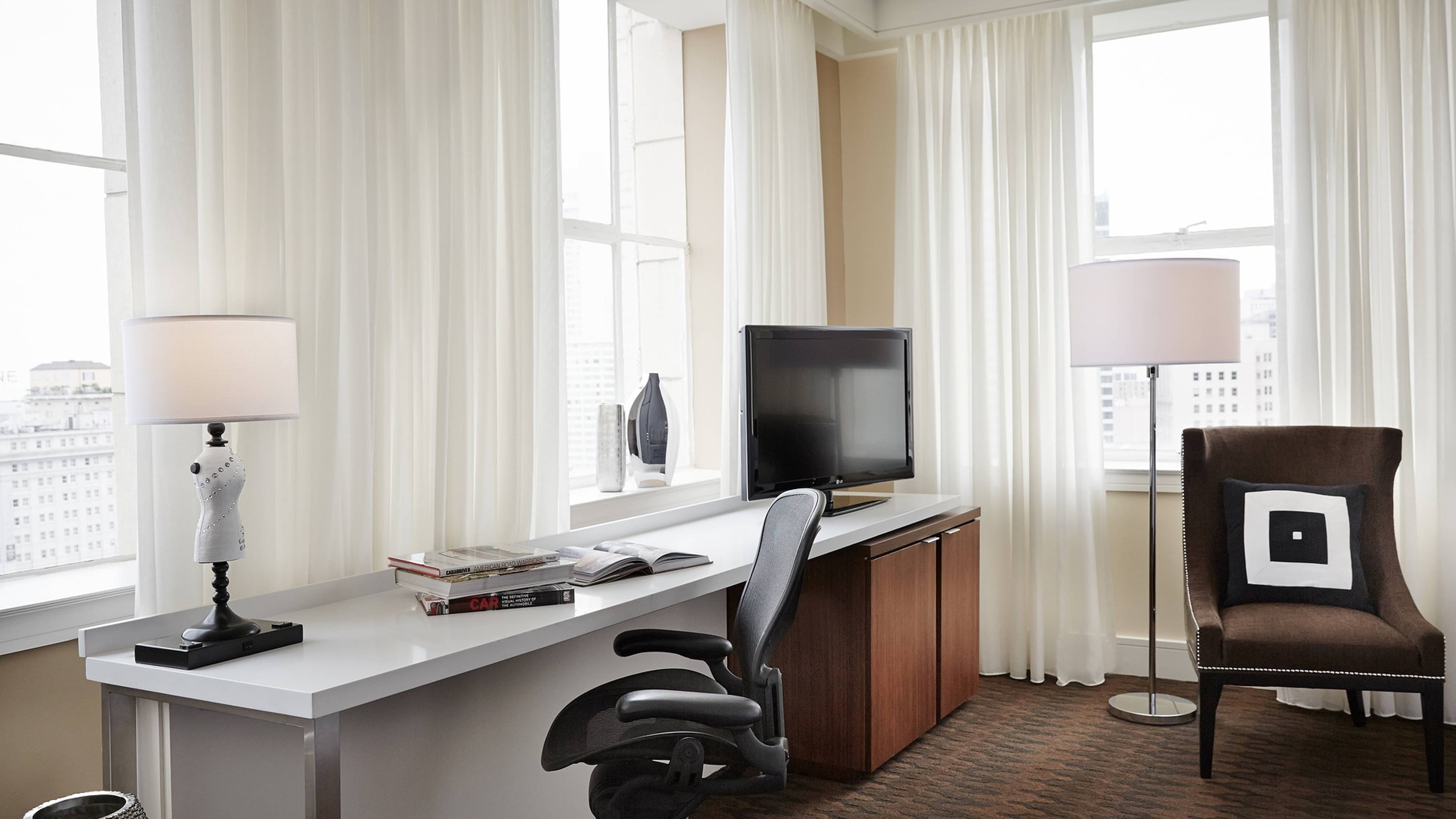 Renaissance New Orleans Pere Marquette French Quarter Area Hotel - Image 4