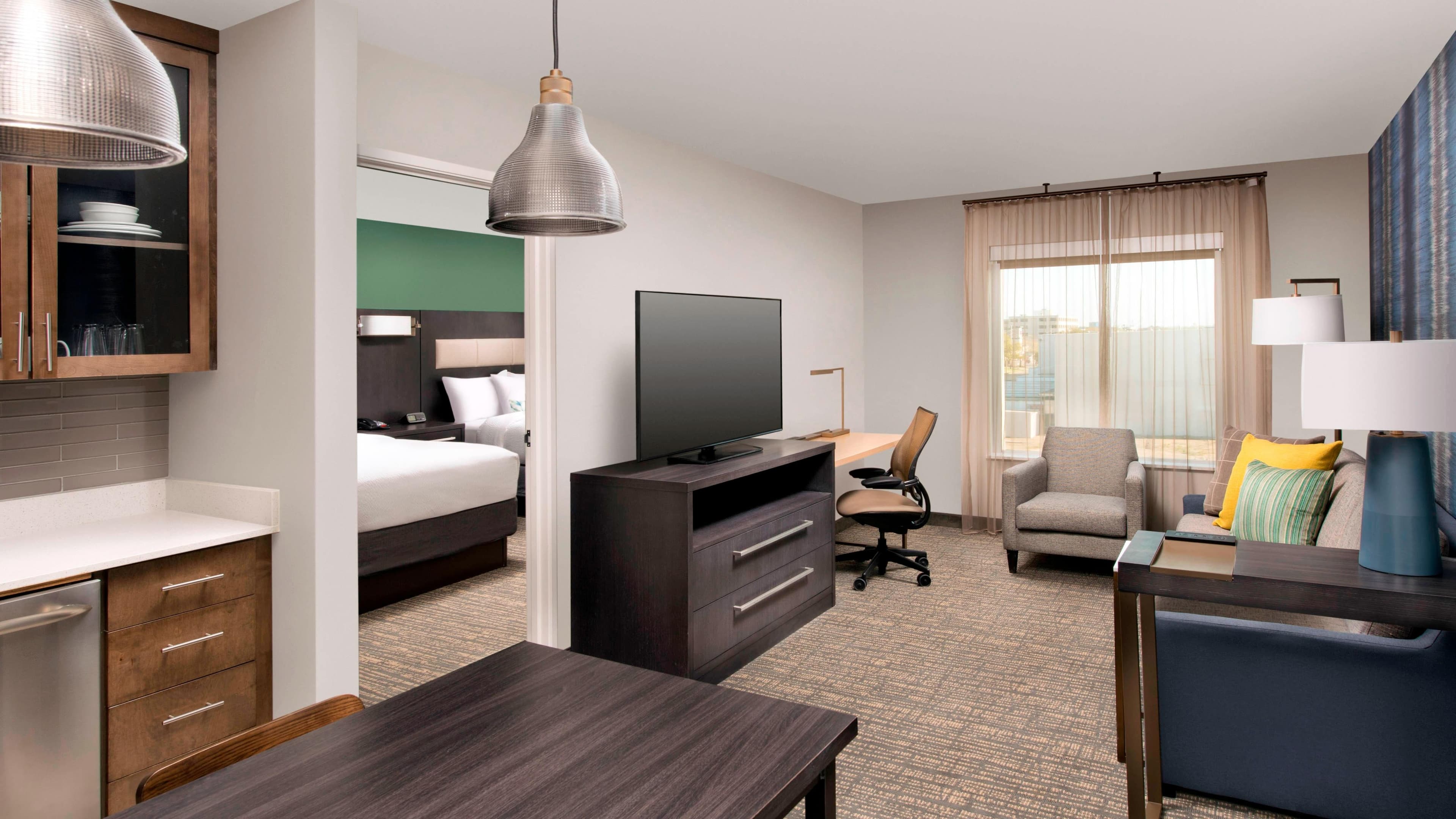 1 Bedroom Suite - Image 2