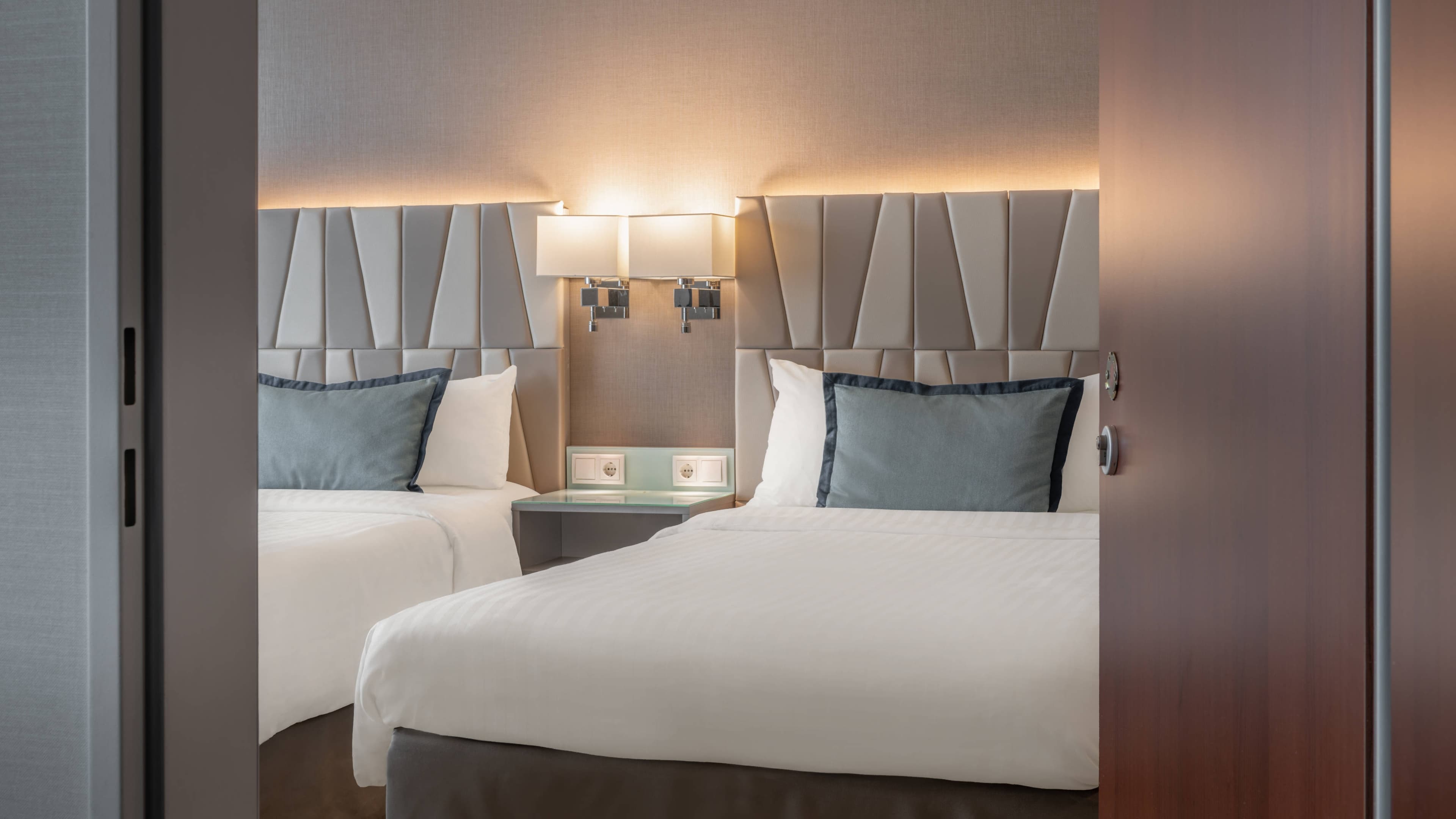 Deluxe Room - Image 1