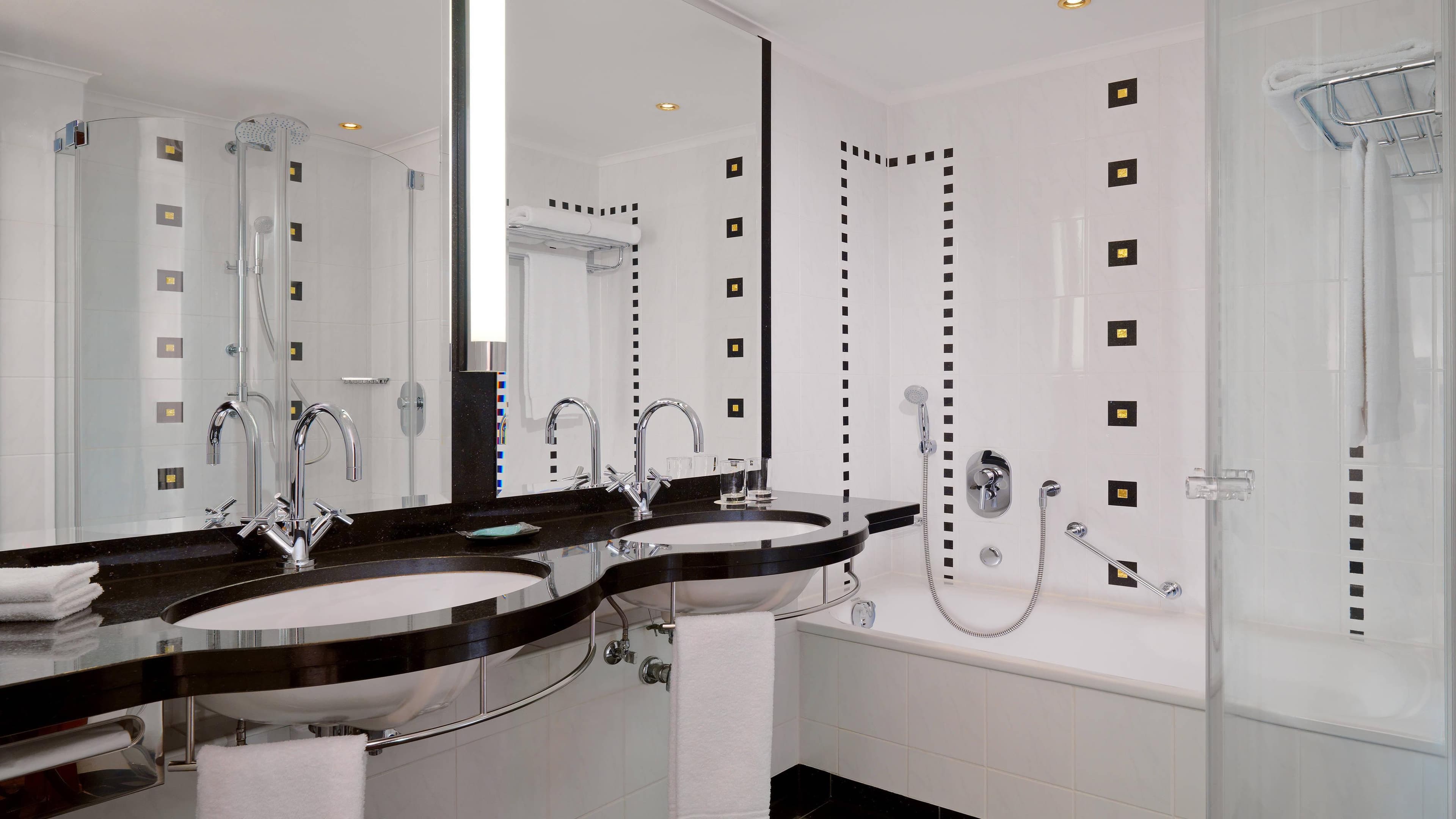 Deluxe Room - Image 5