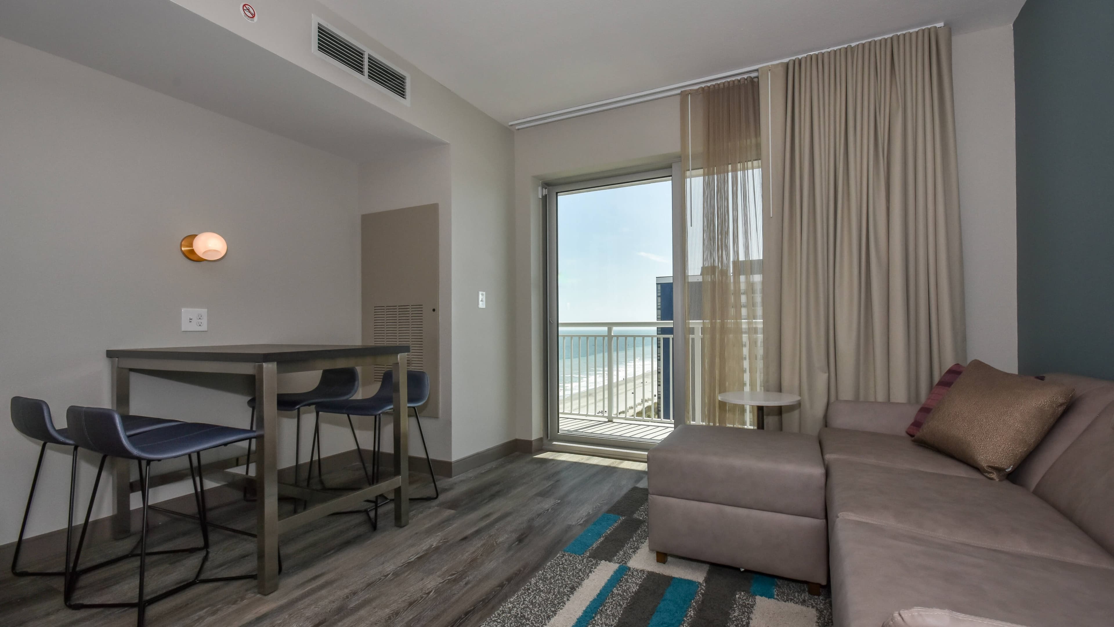 King Studio Suite - Image 2