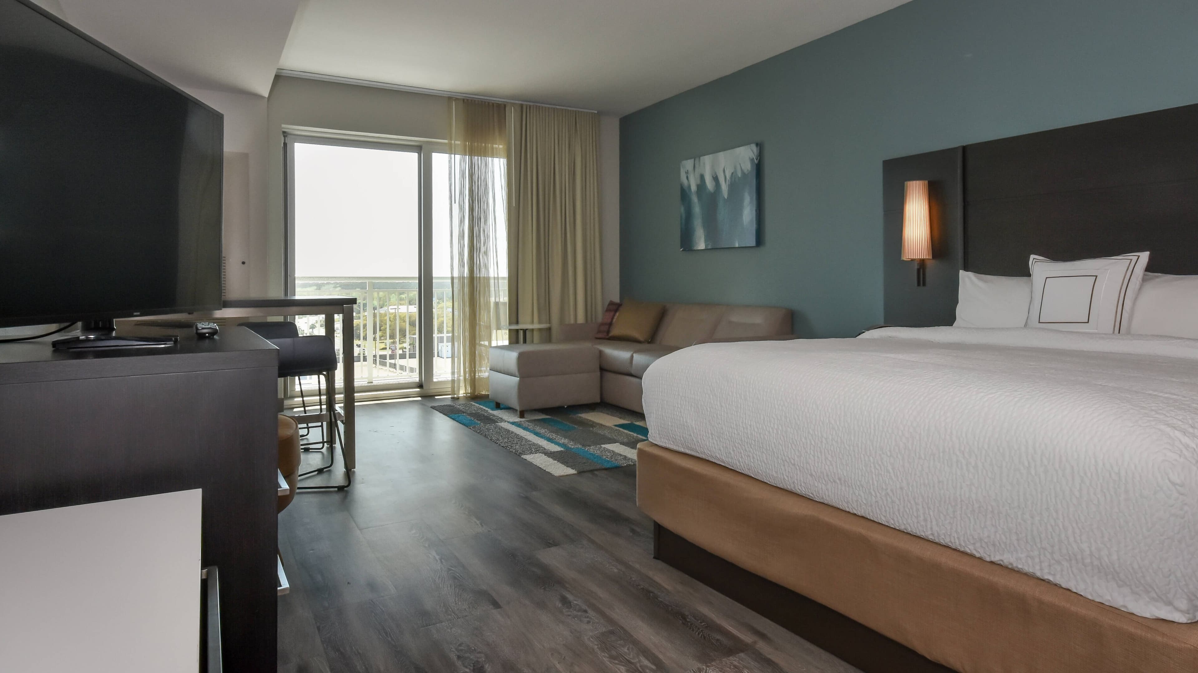 King Studio Suite - Image 4