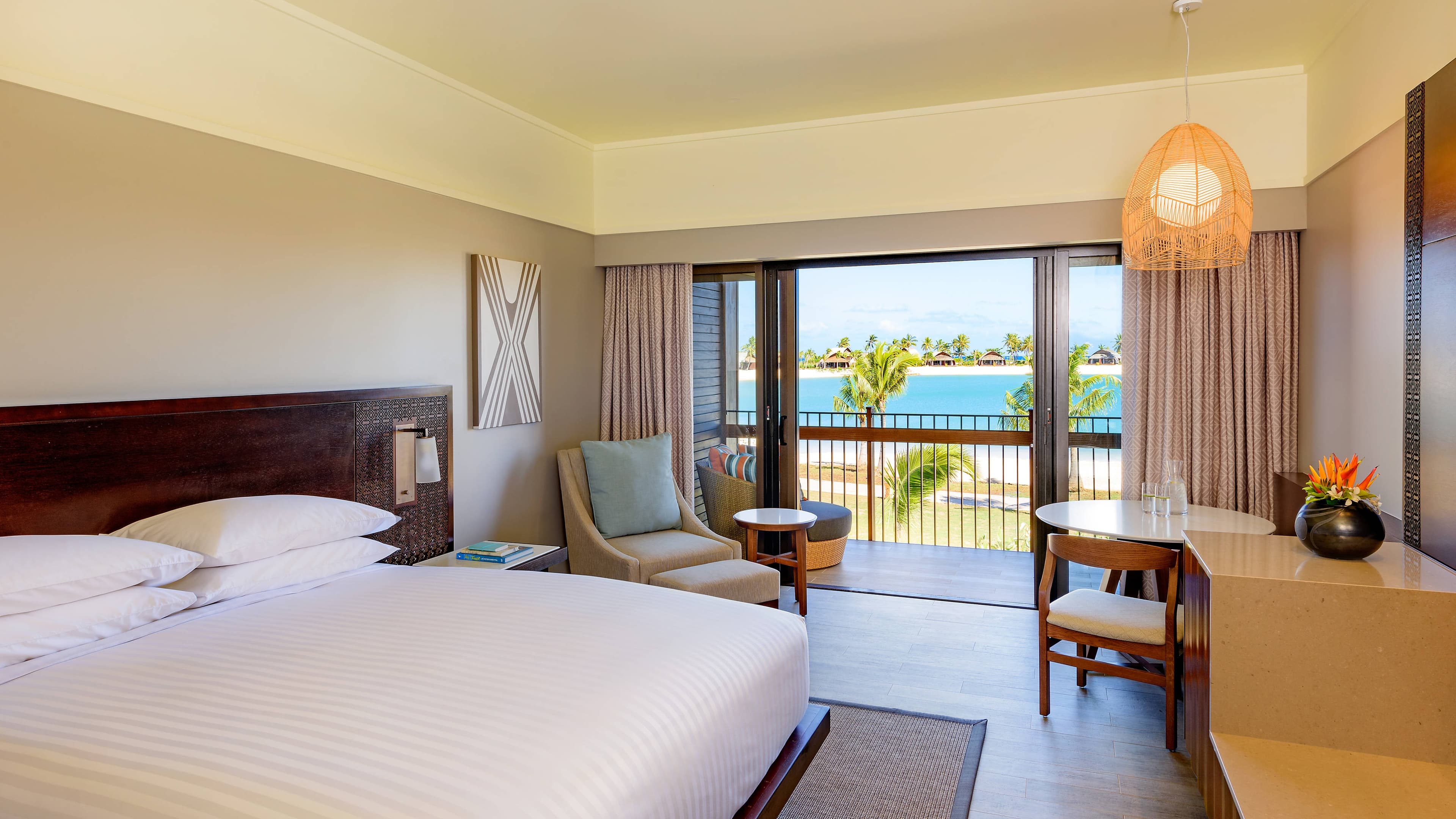 Lagoon View King - Image 1