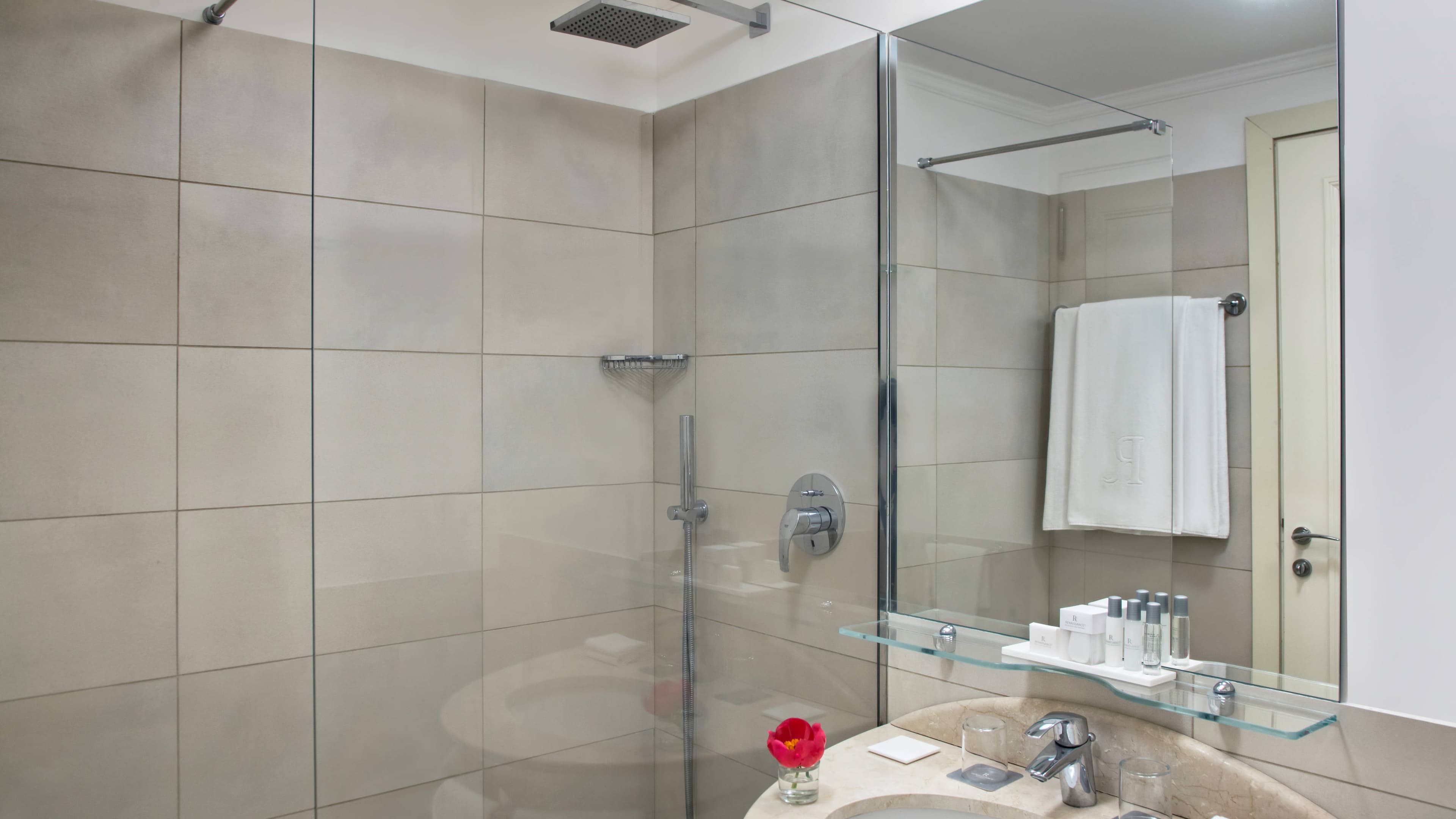 Renaissance Naples Hotel Mediterraneo - Image 4