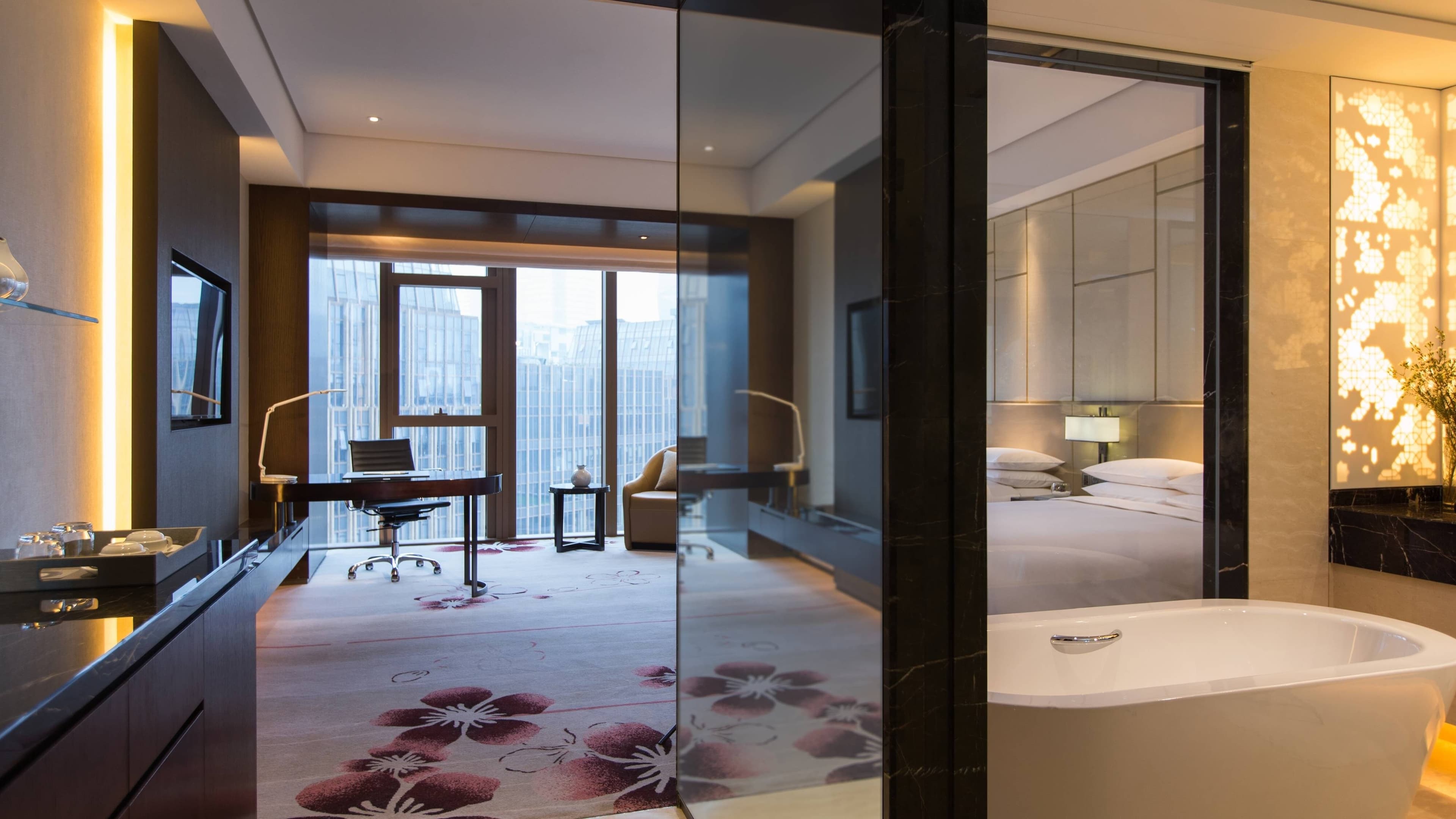 Deluxe Room - Image 2