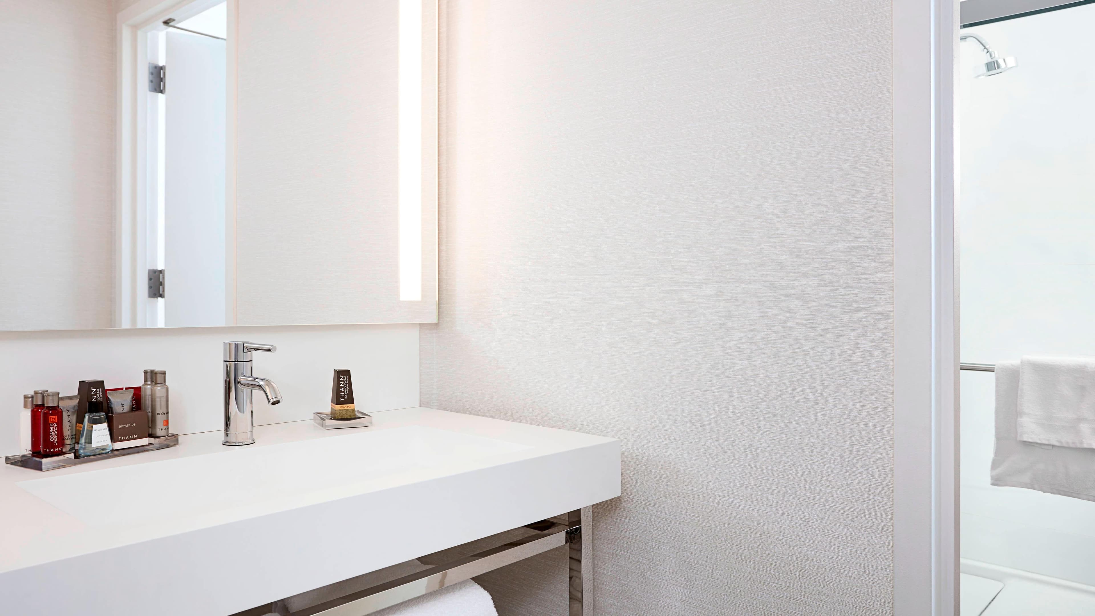 Holiday Inn Express Brooklyn - Kings Hwy — 44