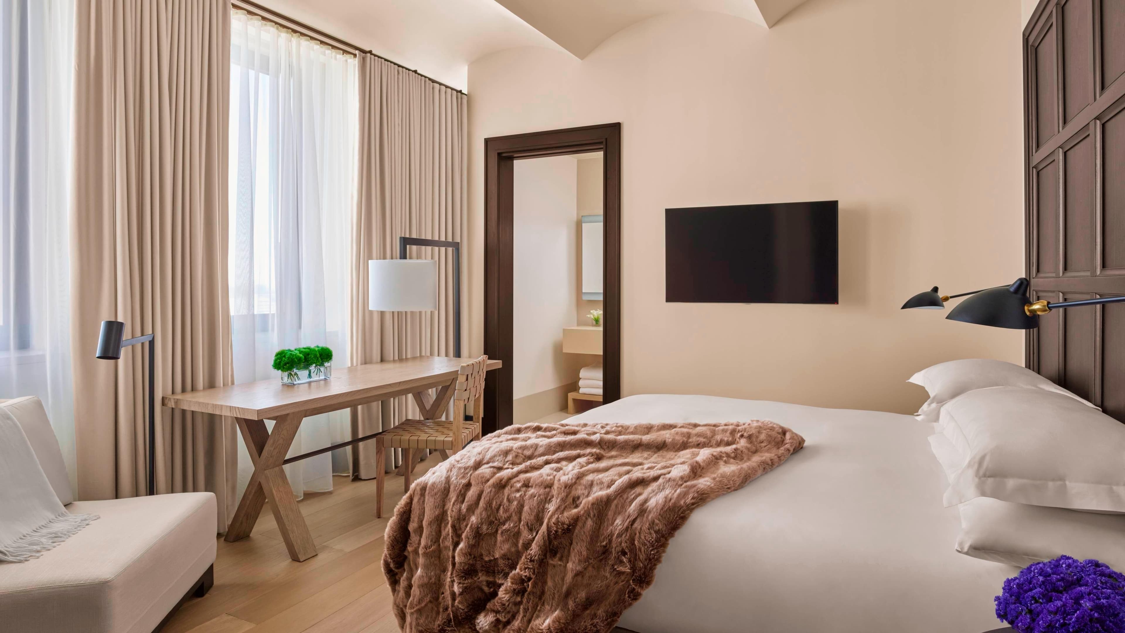 Guestroom - Image 1