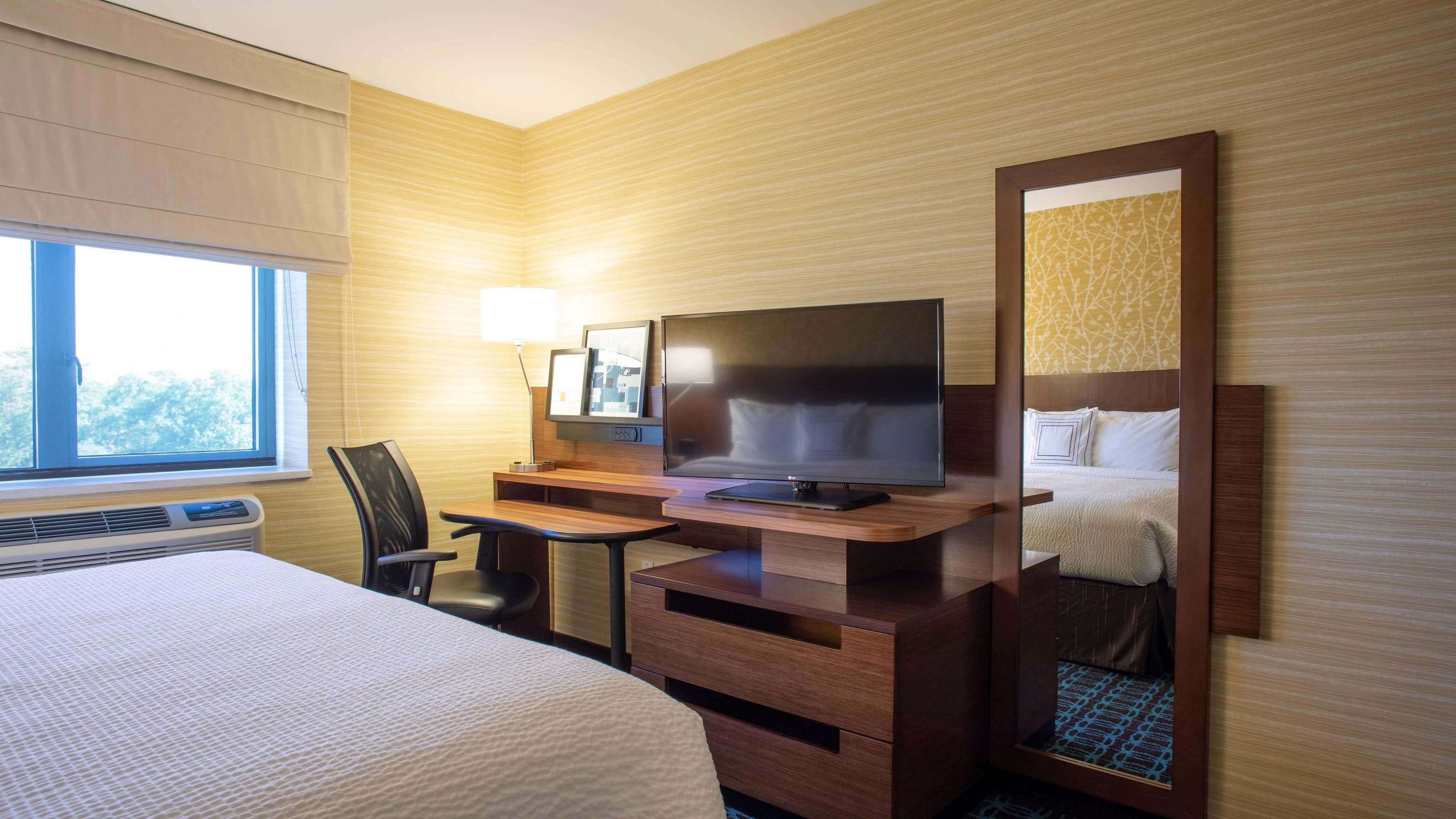 Fairfield Inn & Suites New York Queens/Fresh Meadows - Image 5