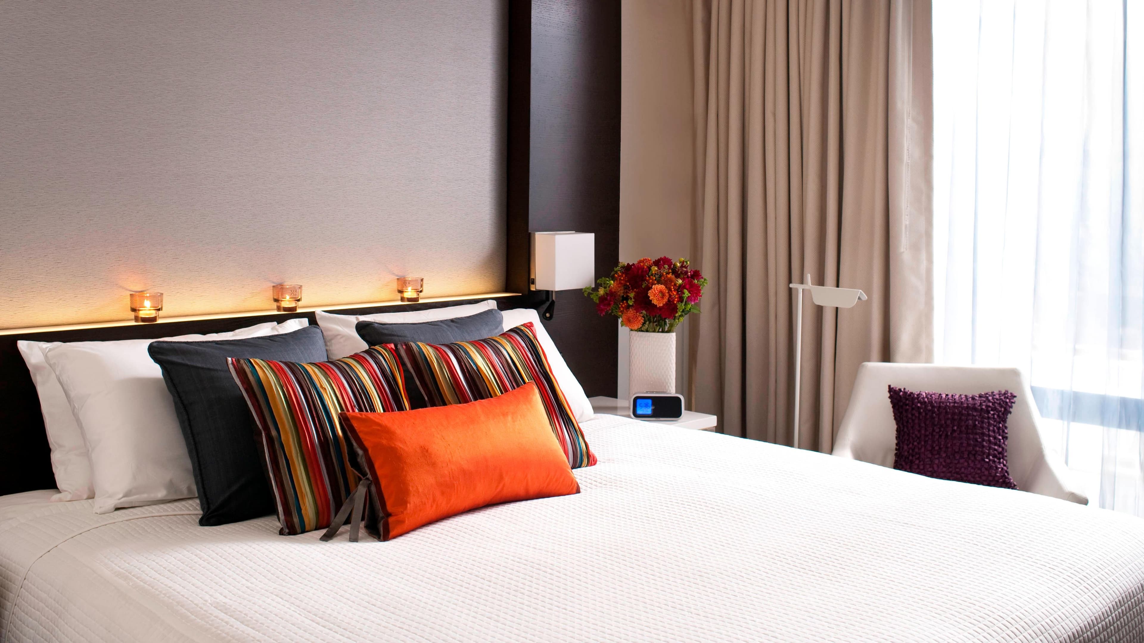 One Bed City View Room - Image 7