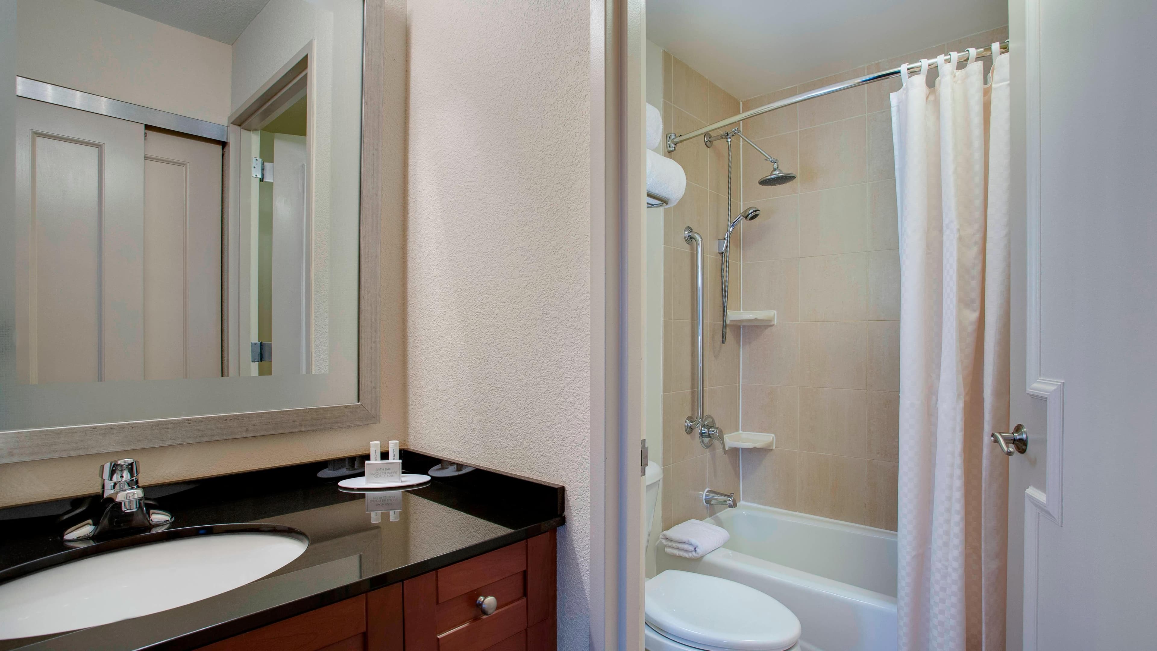 King Studio Suite - Image 6