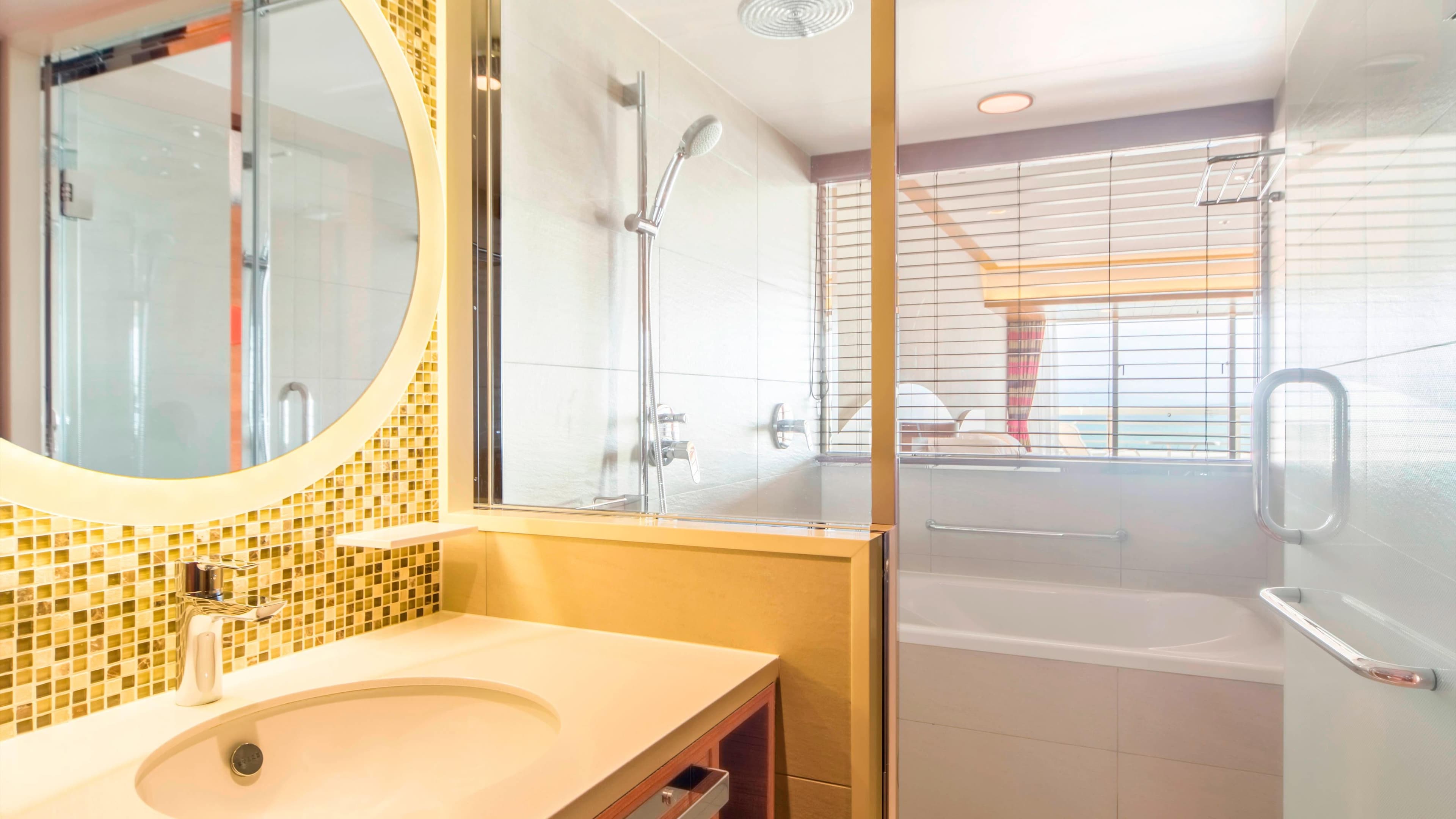 Sheraton Okinawa Sunmarina Resort - Image 3