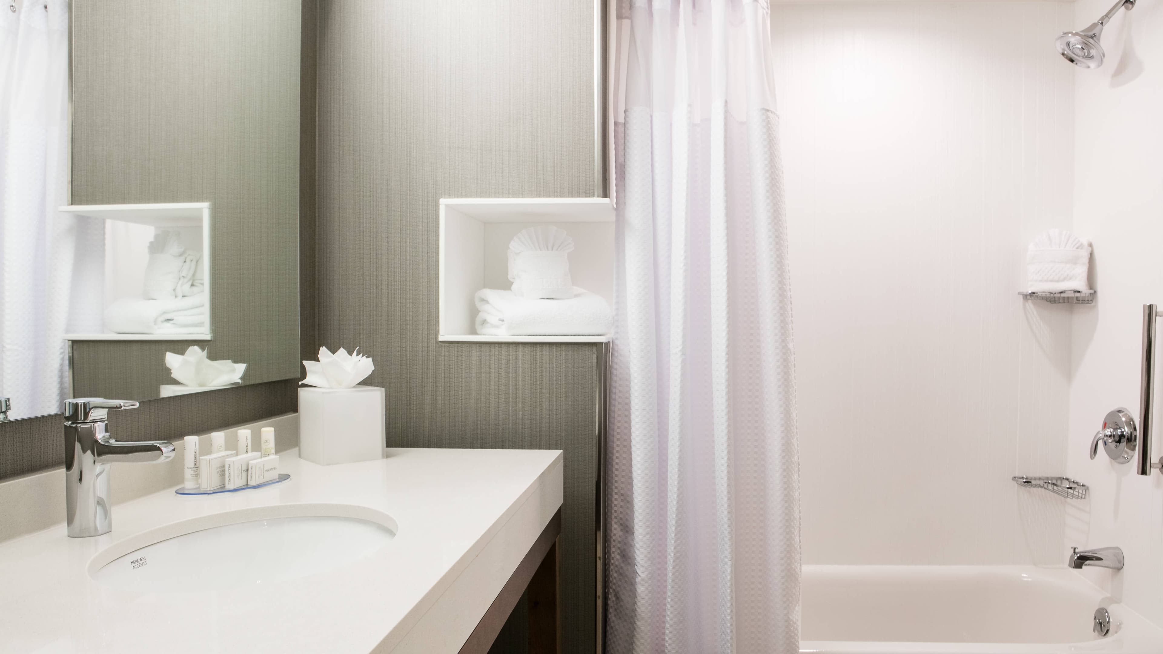 Courtyard Omaha Bellevue at Beardmore Event Center — 6