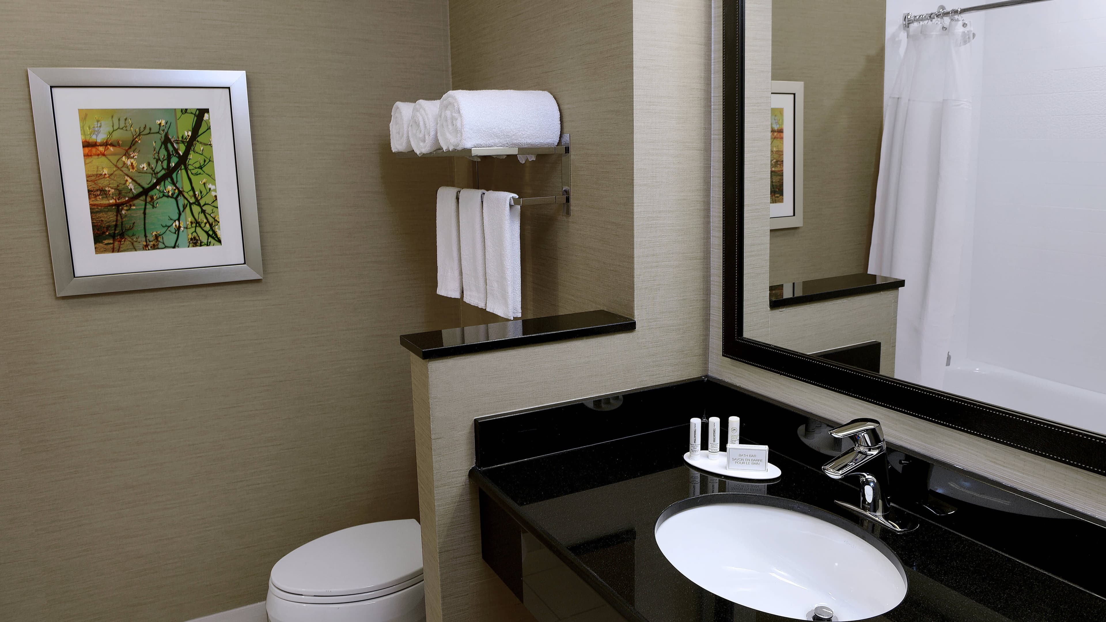 Fairfield Inn & Suites Omaha West — 10