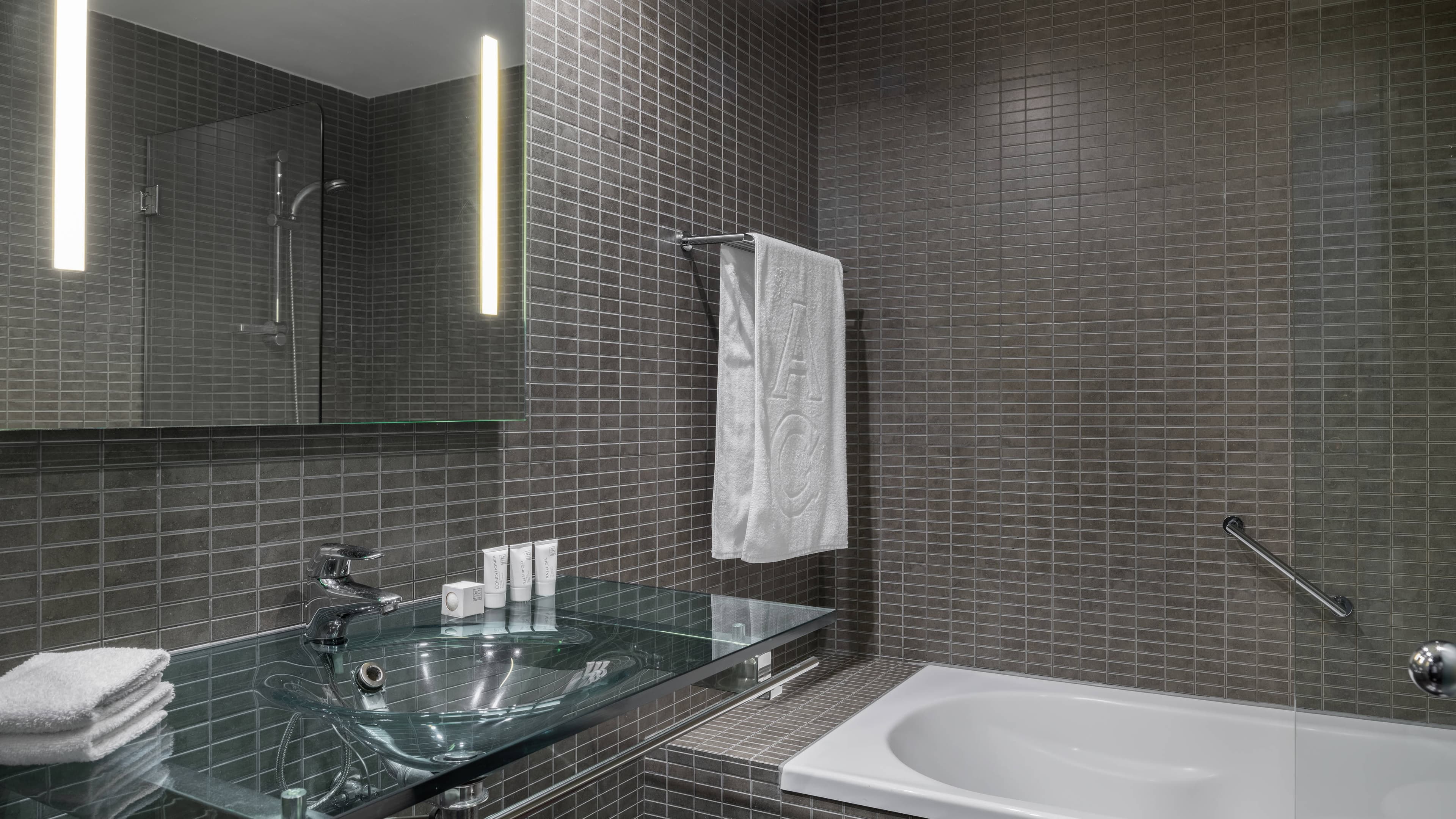 AC Hotel Porto - Image 5