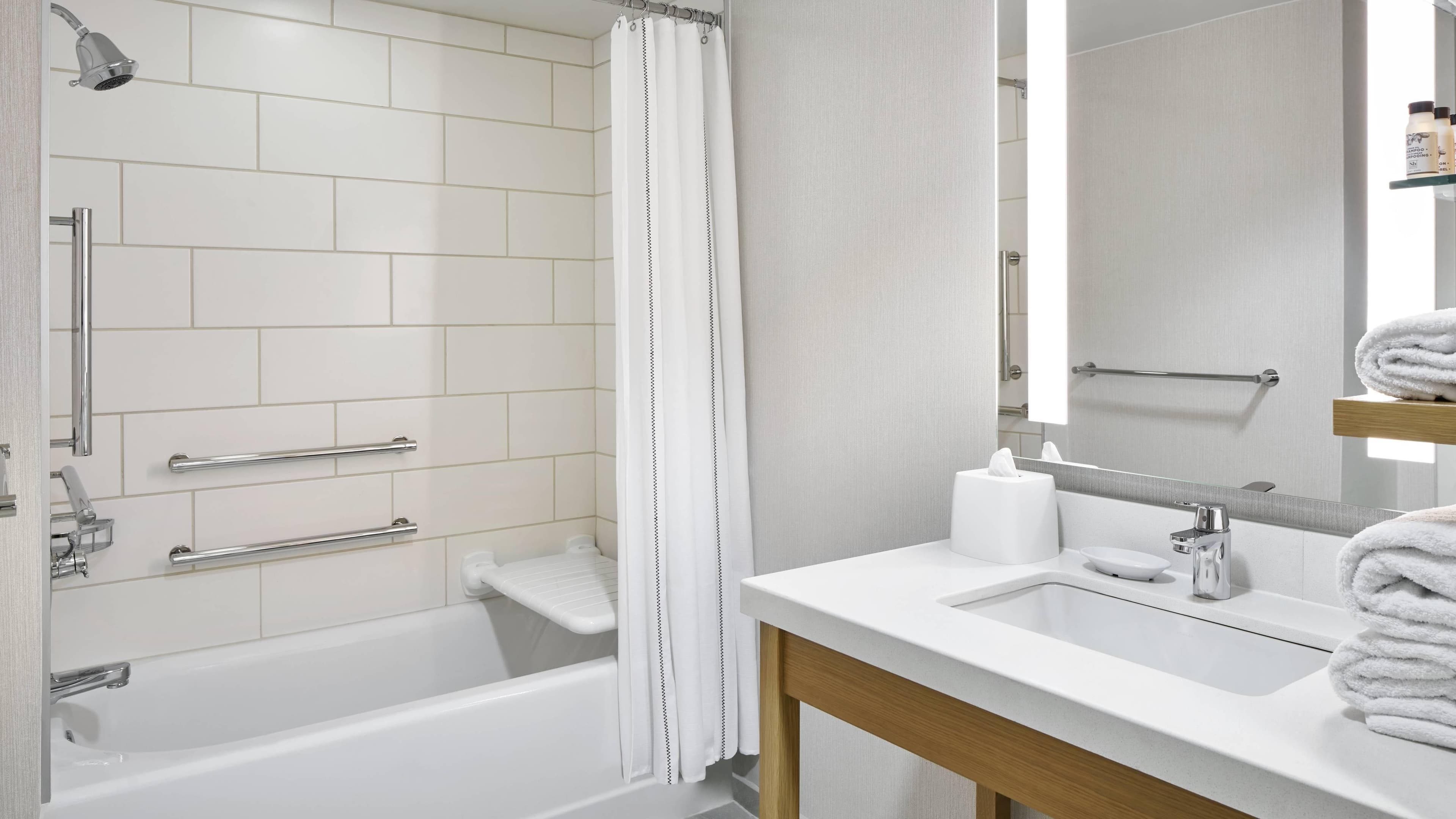 Delta Hotels Norfolk Airport - Image 4