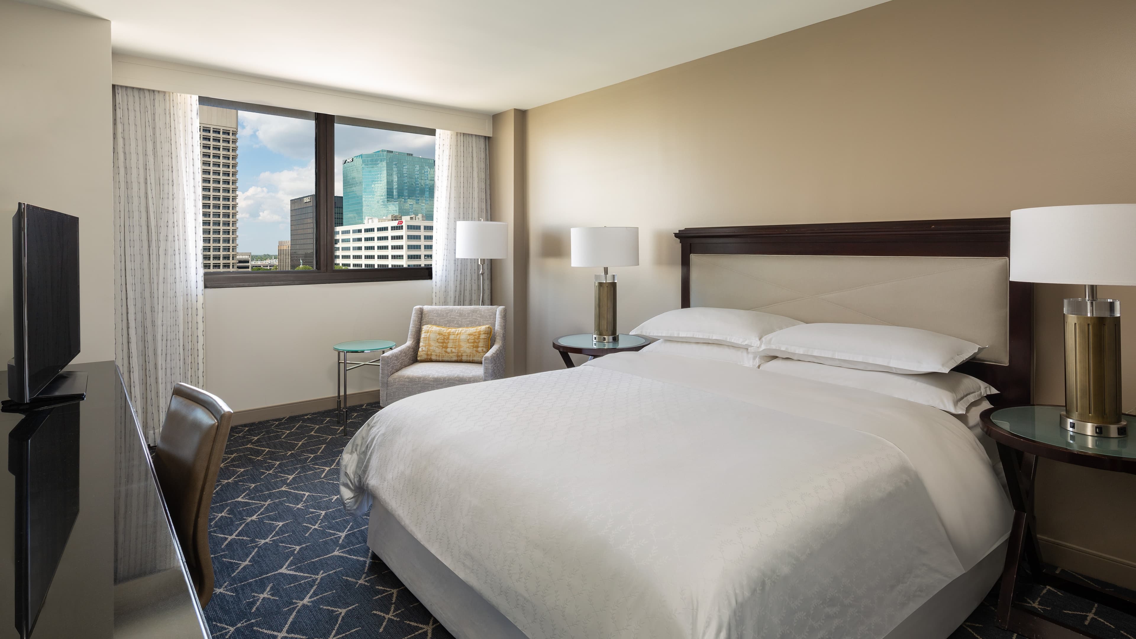 Sheraton Norfolk Waterside Hotel - Image 2