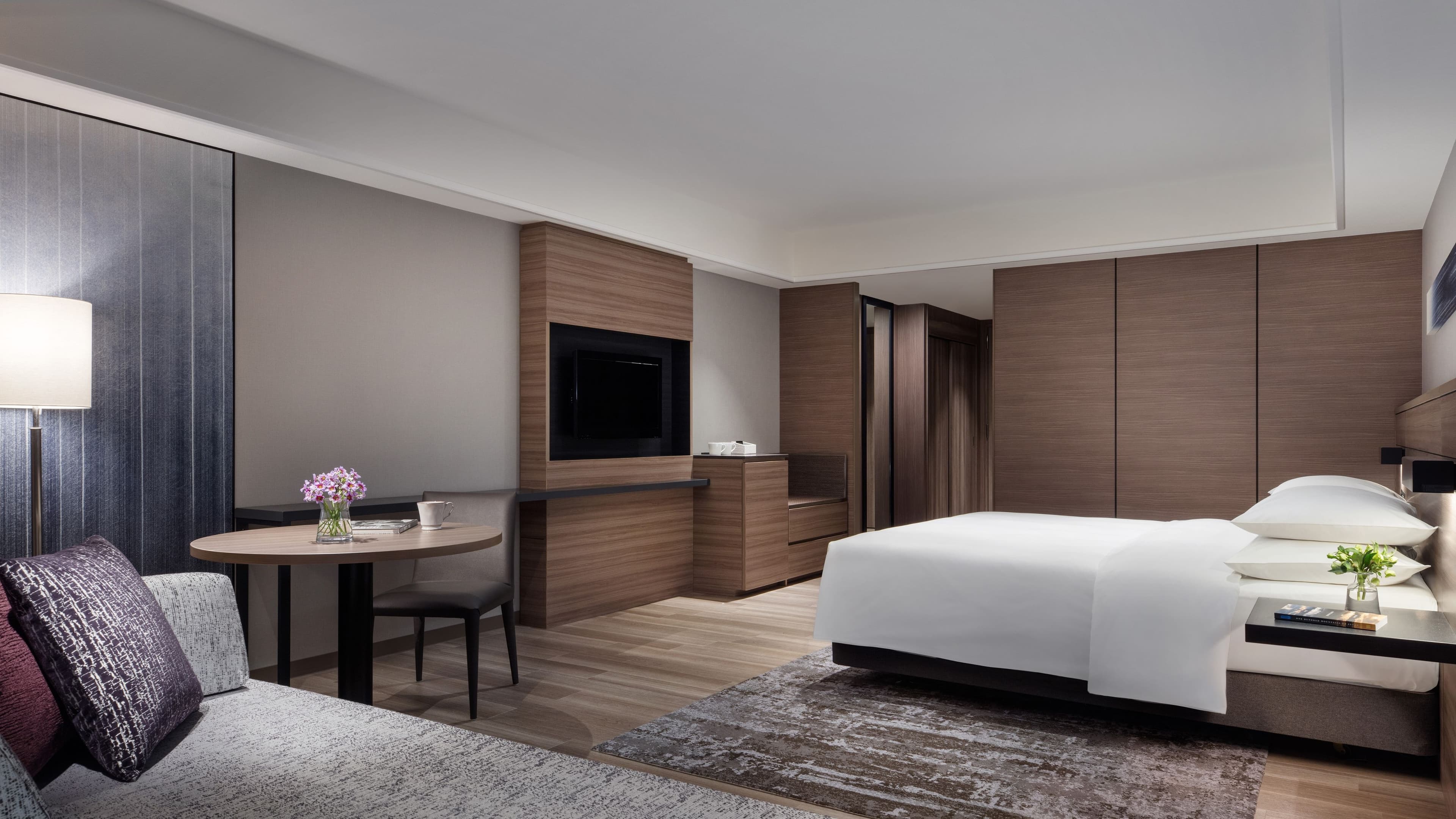 Holiday Inn Osaka Namba — 10