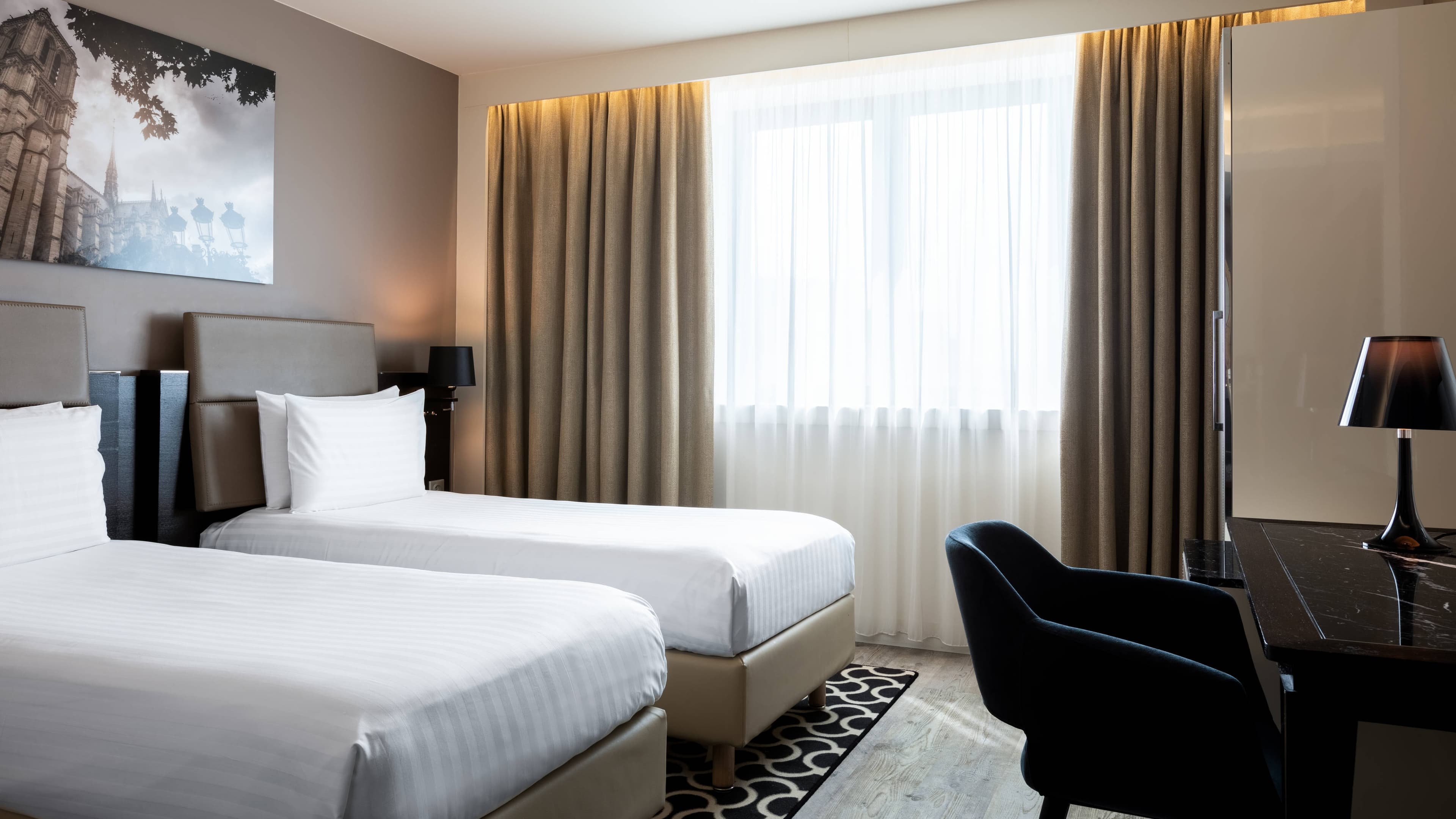 AC Hotel Paris Porte Maillot — 9