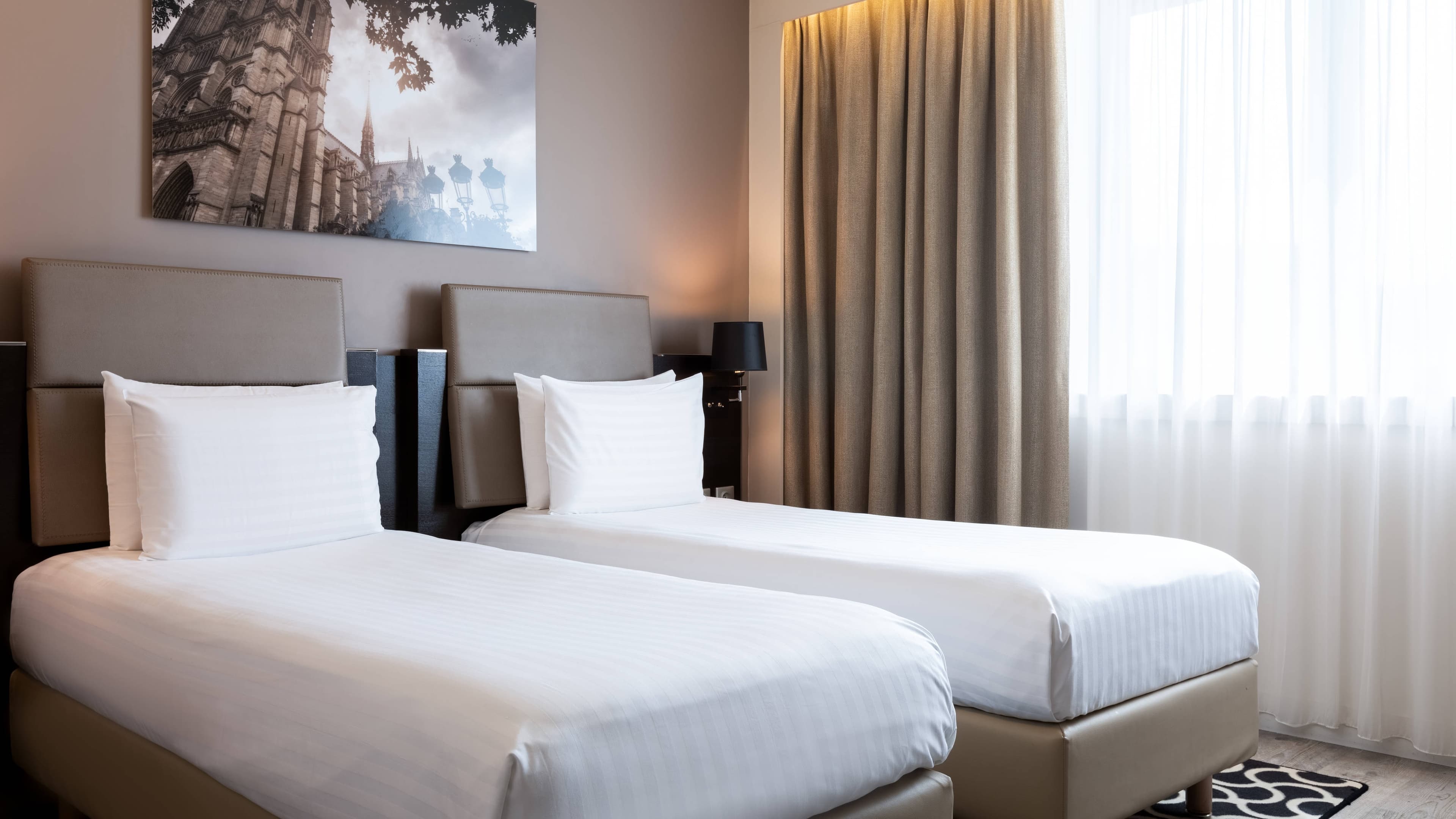 AC Hotel Paris Porte Maillot — 8