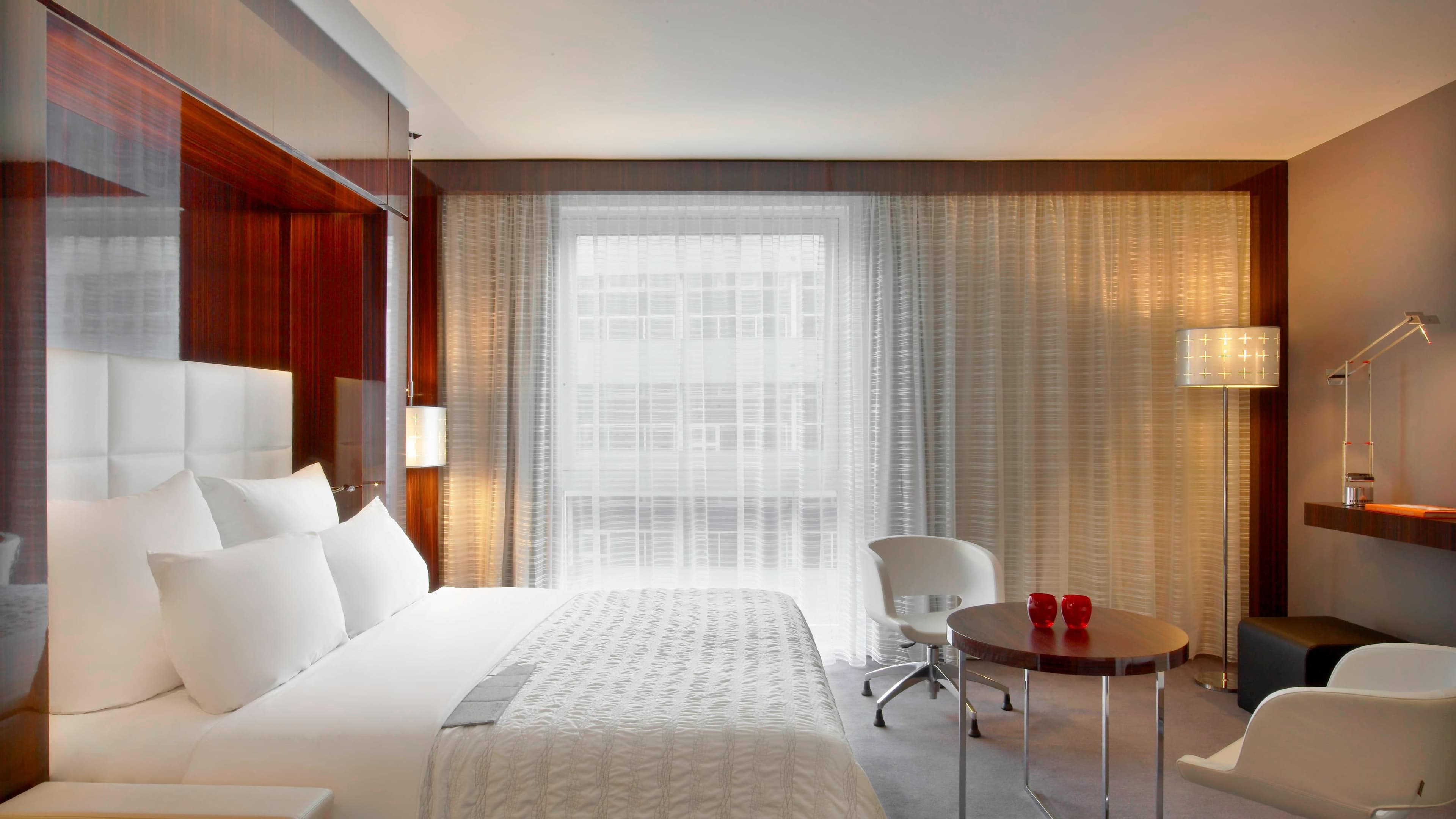 Le Méridien Paris Arc De Triomphe — 76