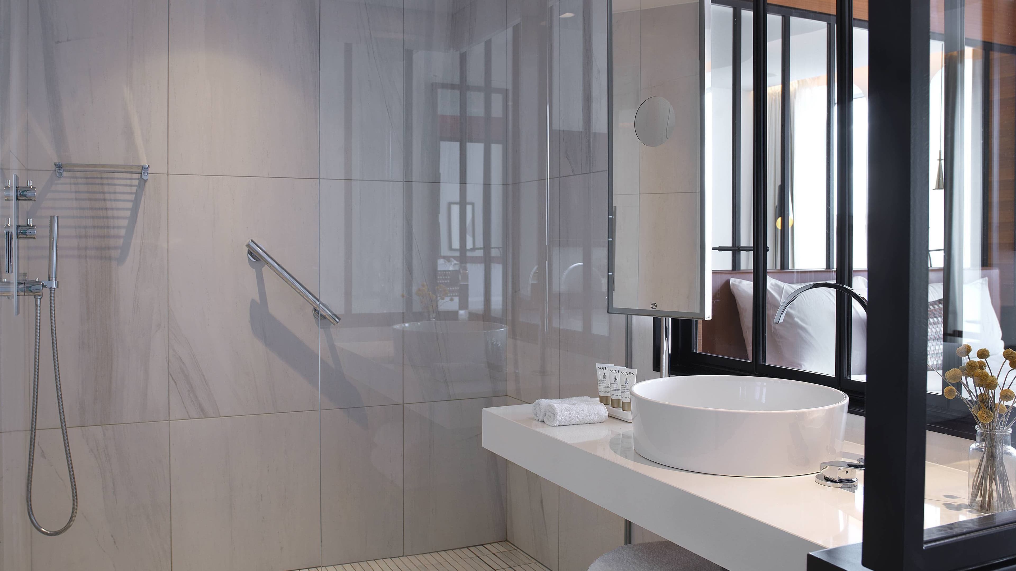 Renaissance Paris Republique Hotel — 55