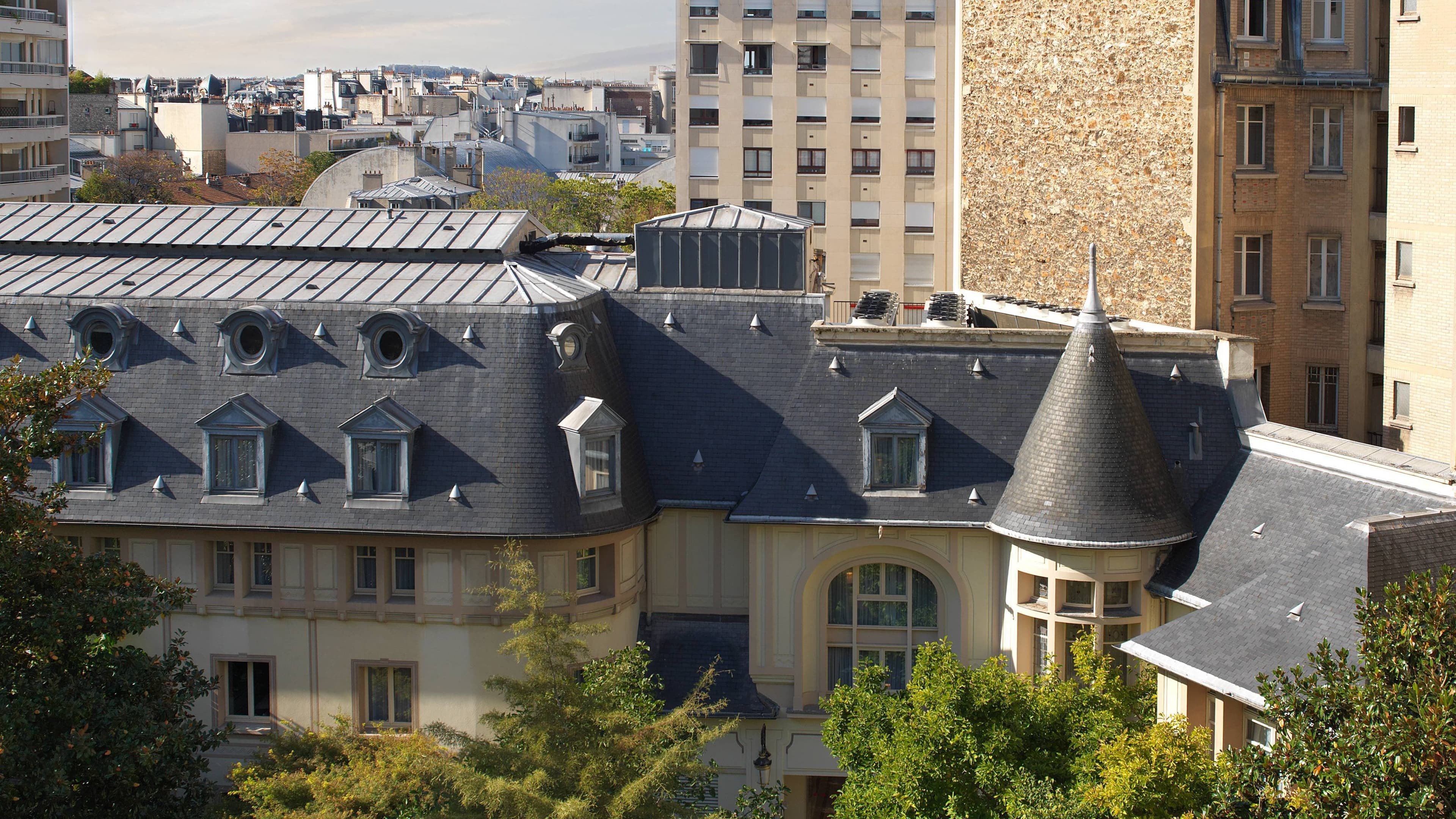 Renaissance Paris Nobel Tour Eiffel Hotel - Image 4