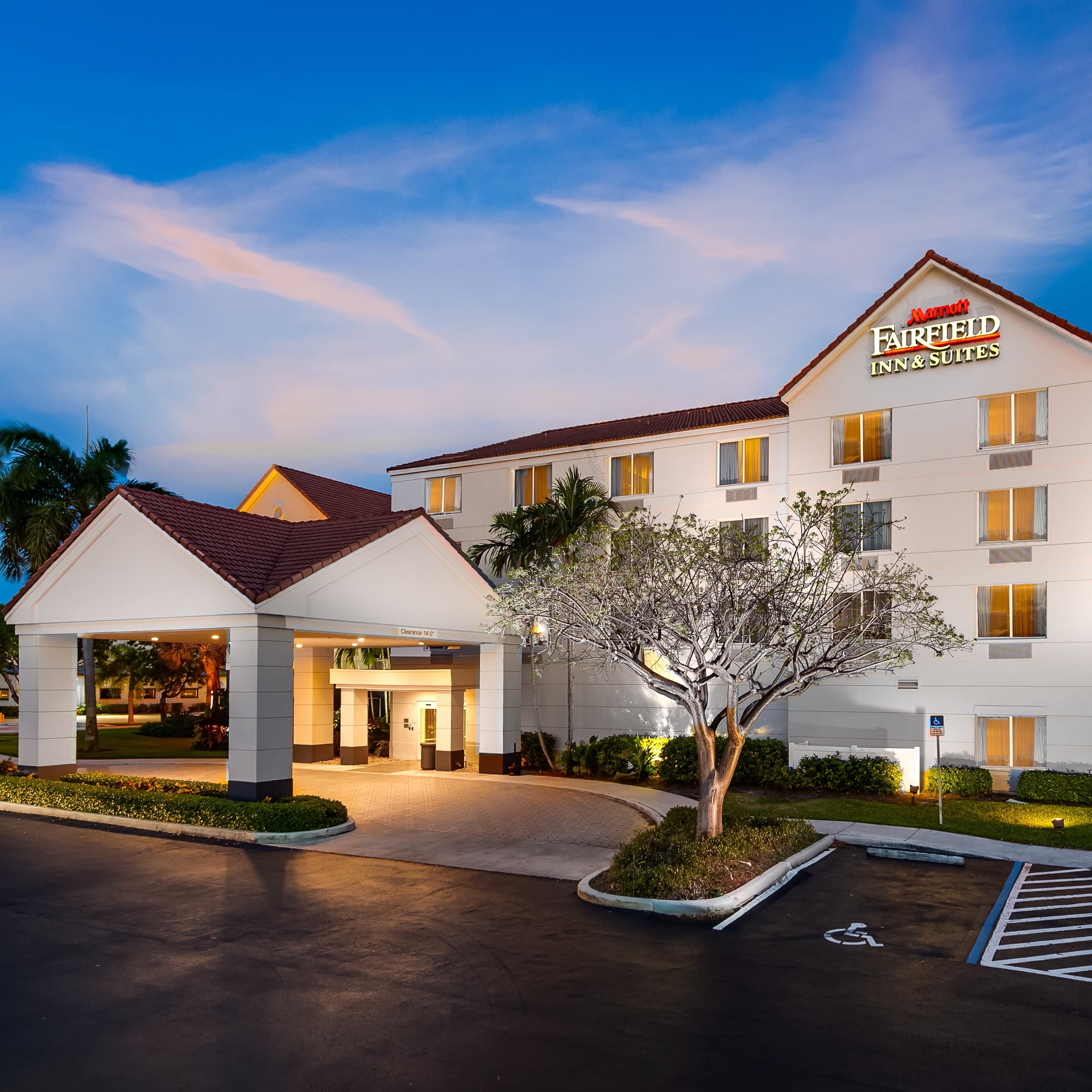 Fairfield Inn & Suites Boca Raton - Image 1