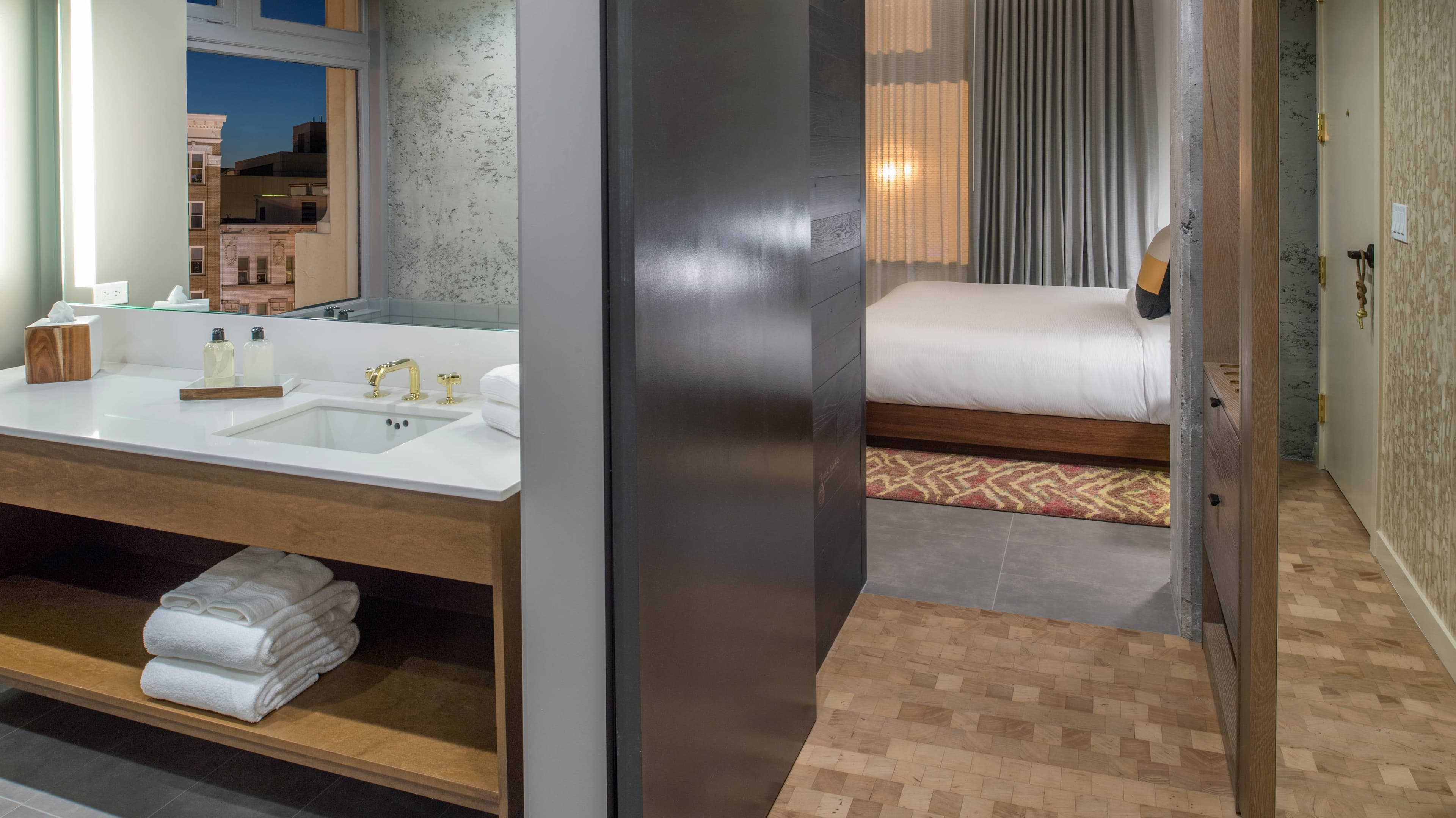 Hi-Lo Hotel, Autograph Collection - Image 5